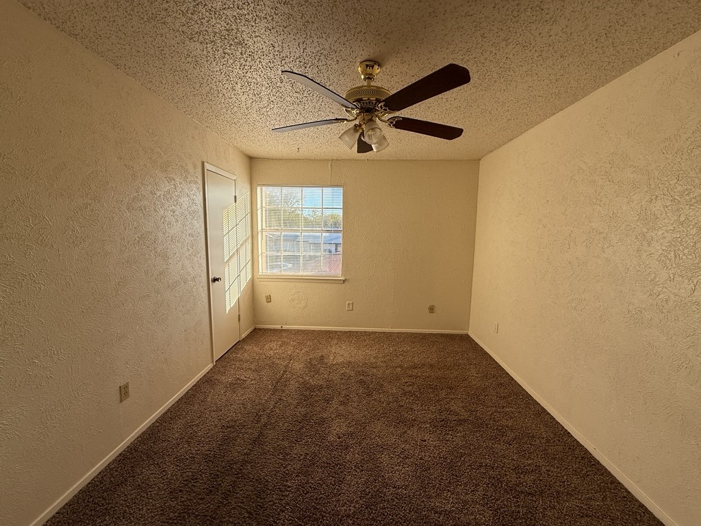 1021 Pleasant Valley Lane Arlington TX 76015