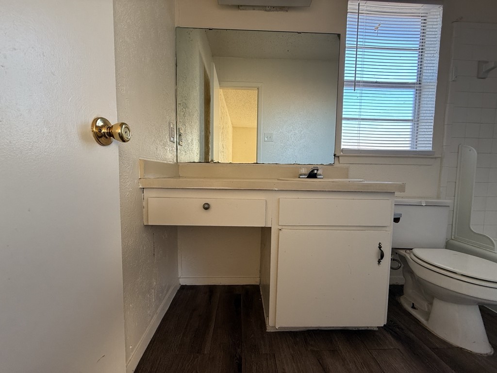 1021 Pleasant Valley Lane Arlington TX 76015