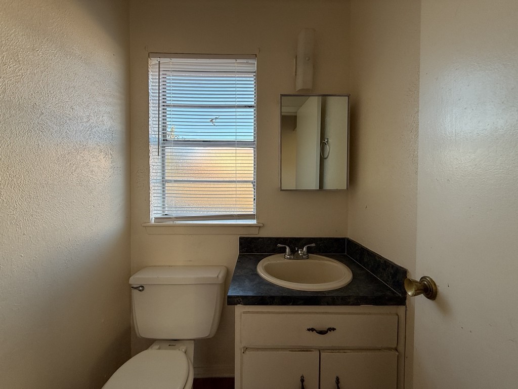 1021 Pleasant Valley Lane Arlington TX 76015
