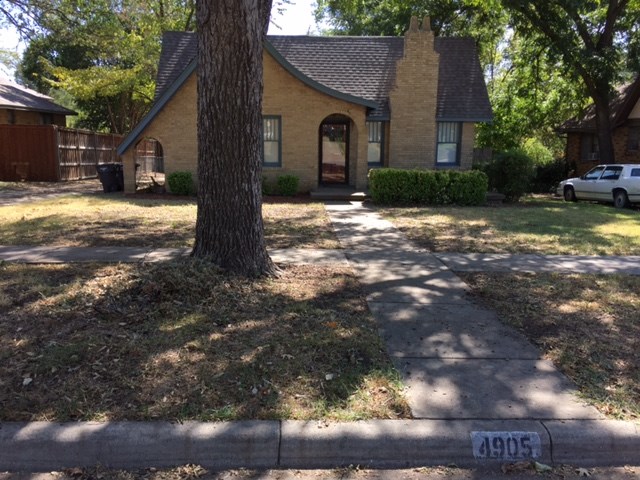 4905 Pershing Avenue Fort Worth TX 76107