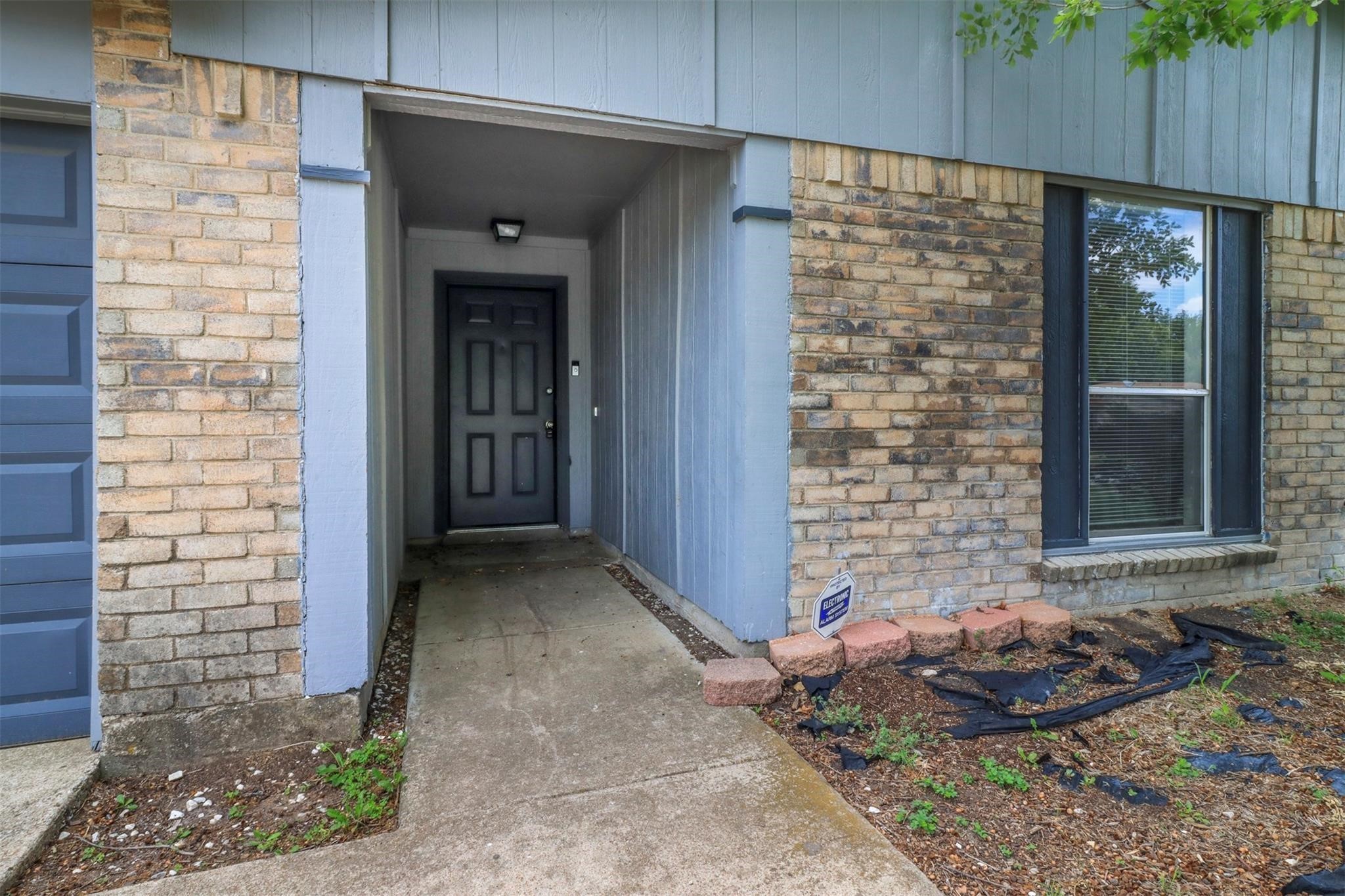 7012 Lincolnshire Lane North Richland Hills TX 76182
