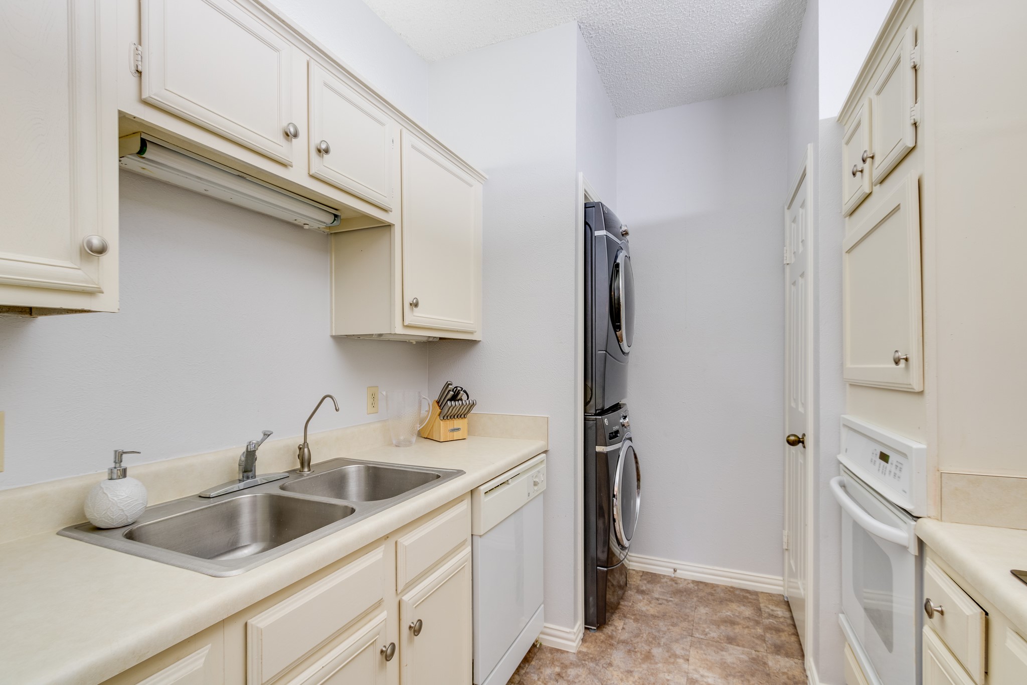 2100 Randy Snow Road Arlington TX 76011