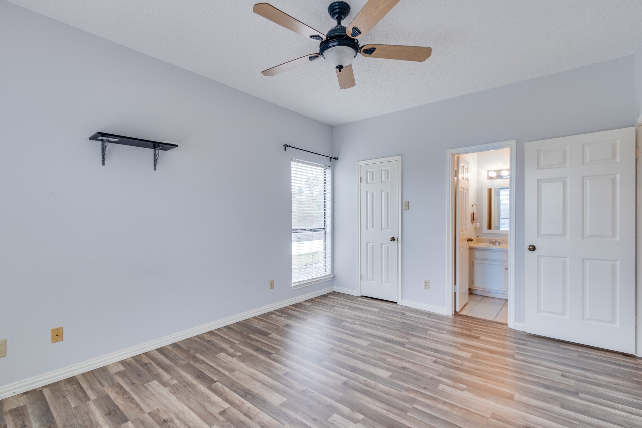 2100 Randy Snow Road Arlington TX 76011