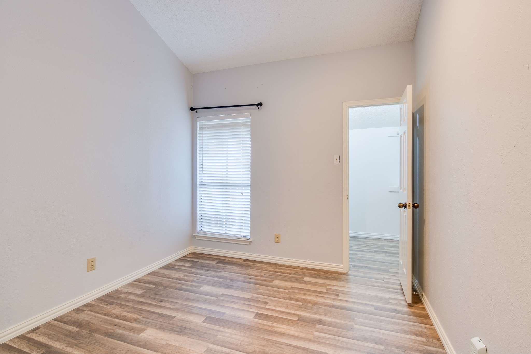 2100 Randy Snow Road Arlington TX 76011