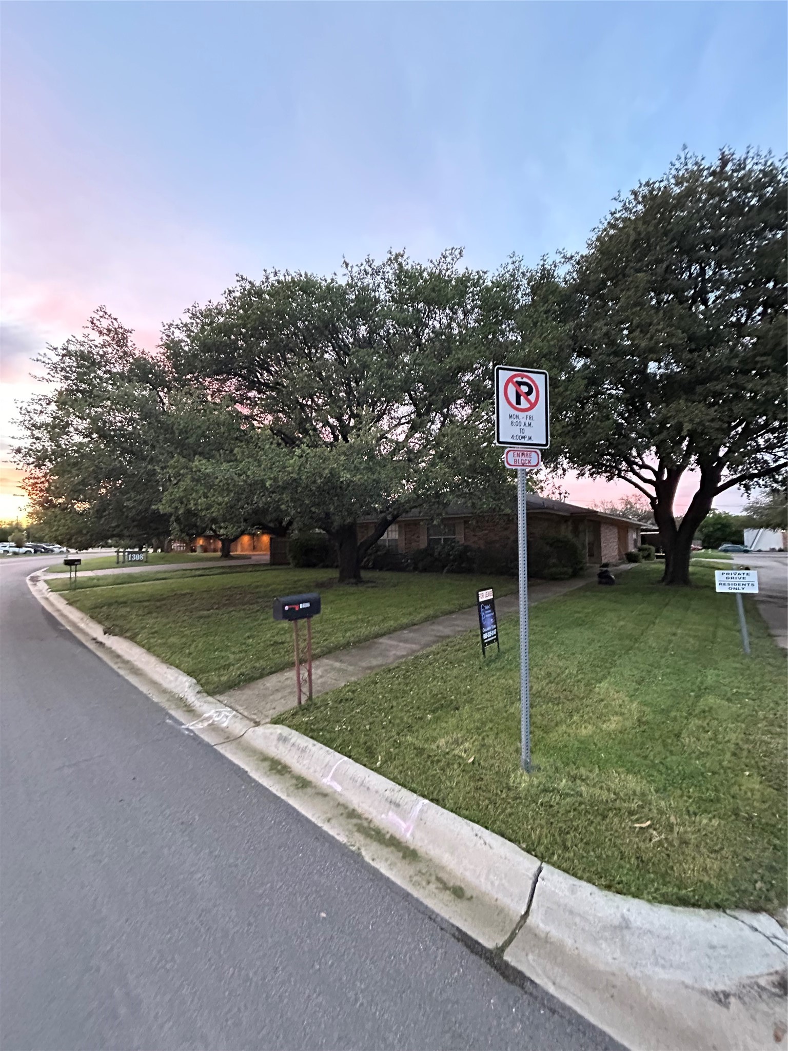 1302 Crescent Street Denton TX 76201