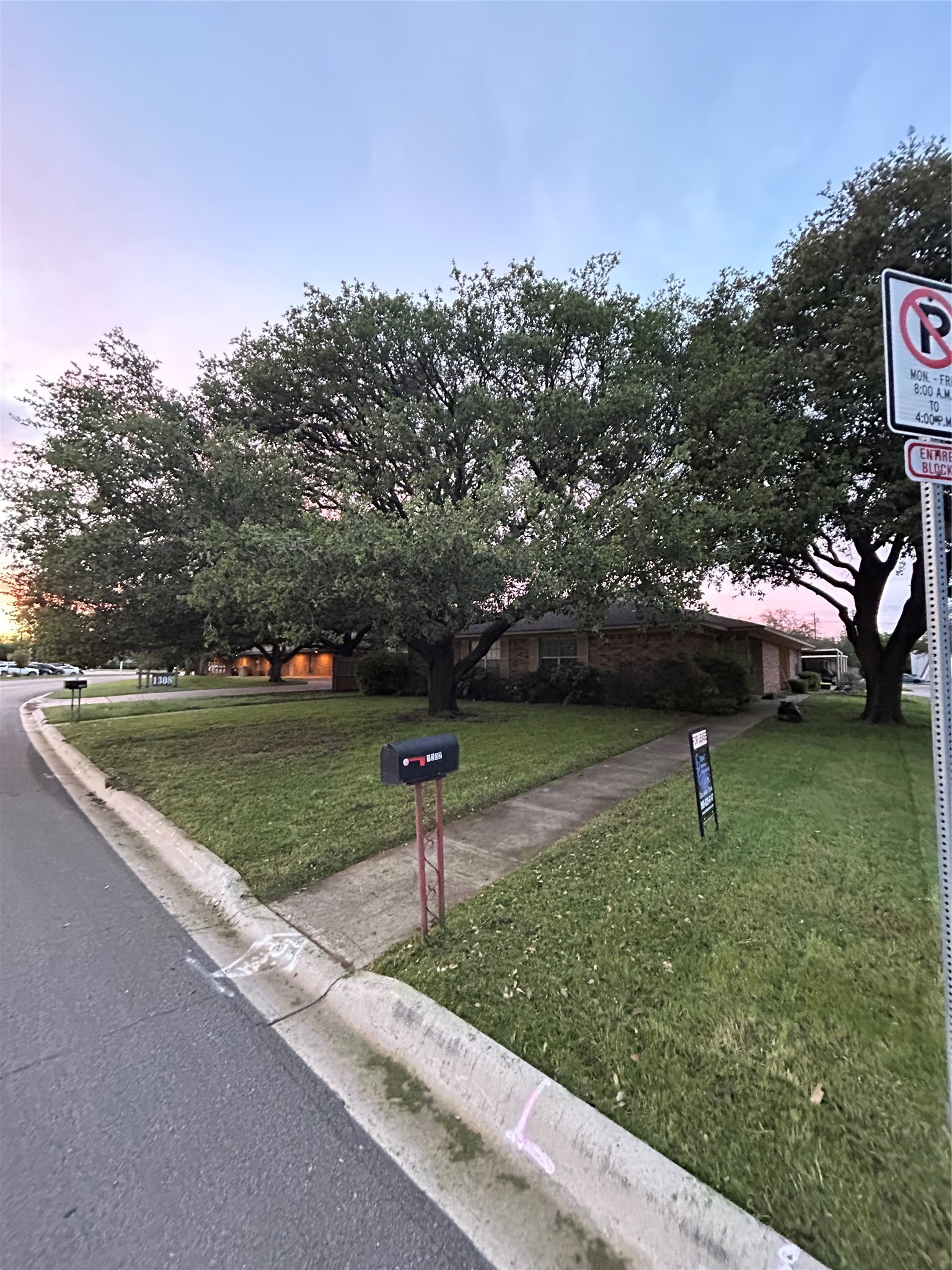 1302 Crescent Street Denton TX 76201