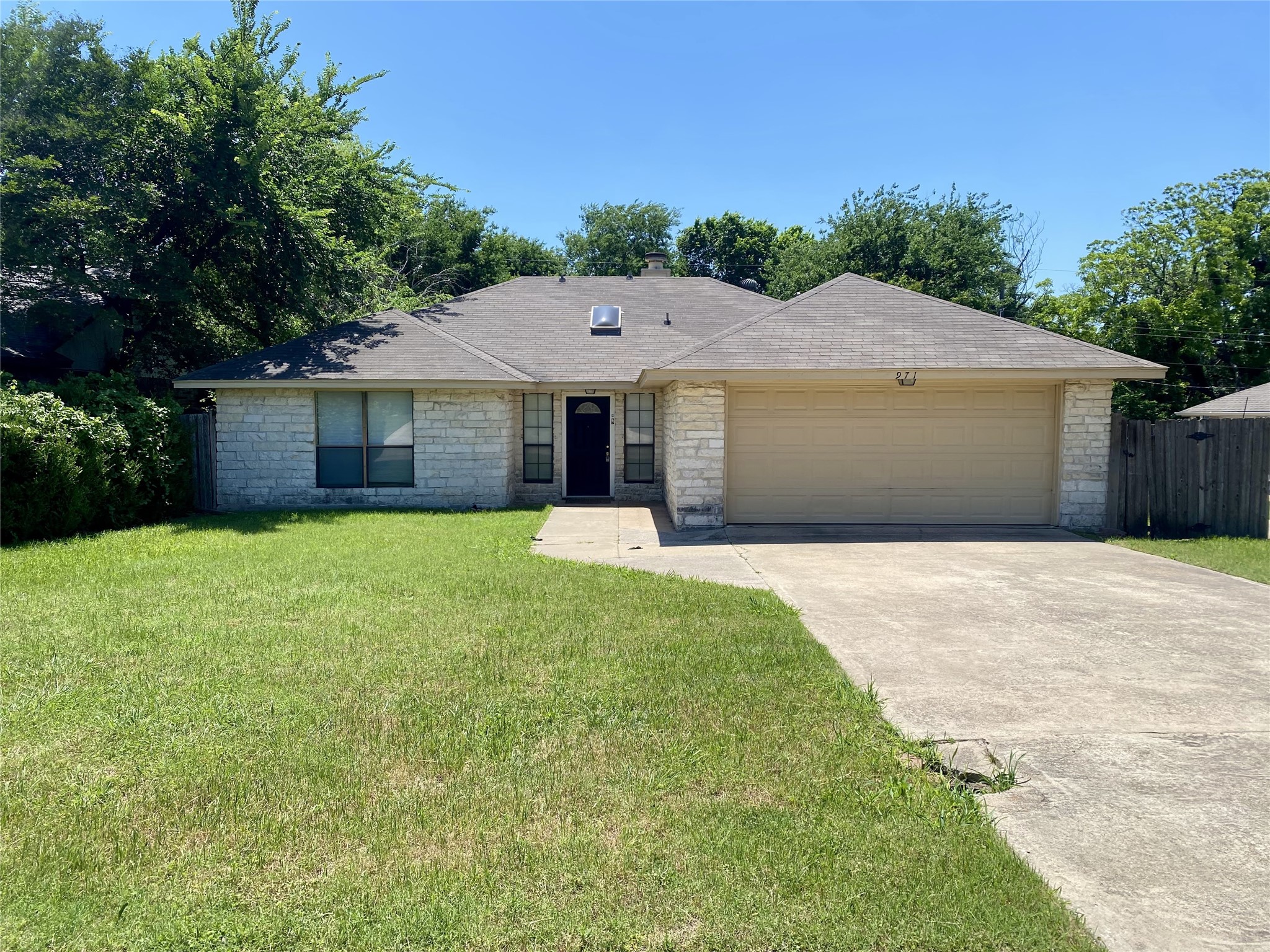 971 N Brookside Drive Cedar Hill TX 75104