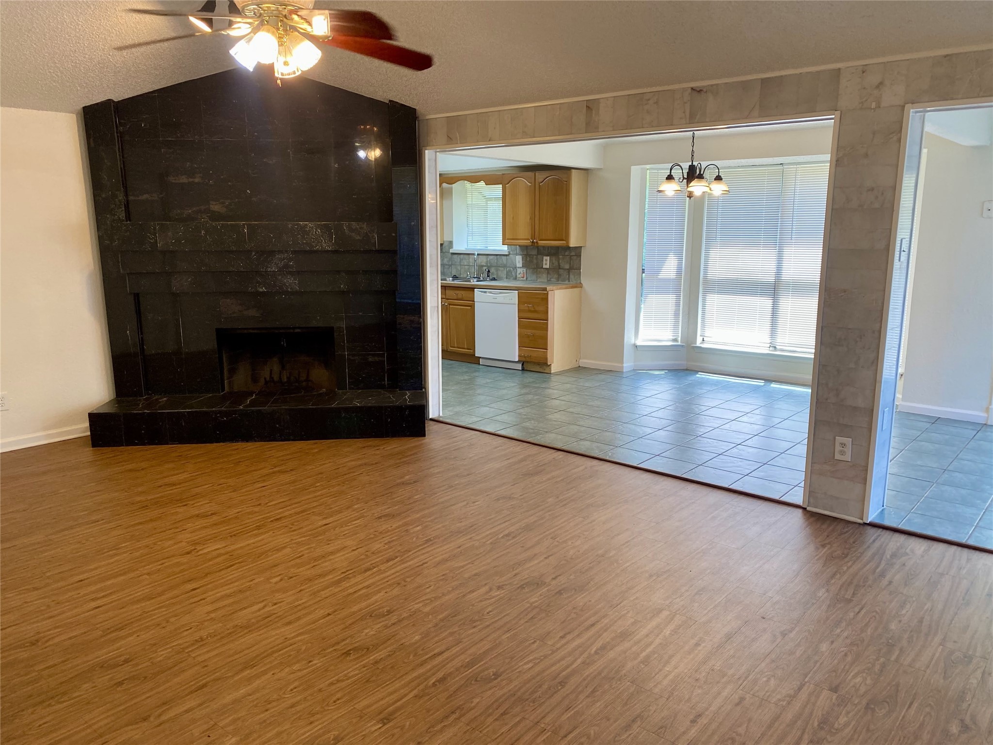 971 N Brookside Drive Cedar Hill TX 75104