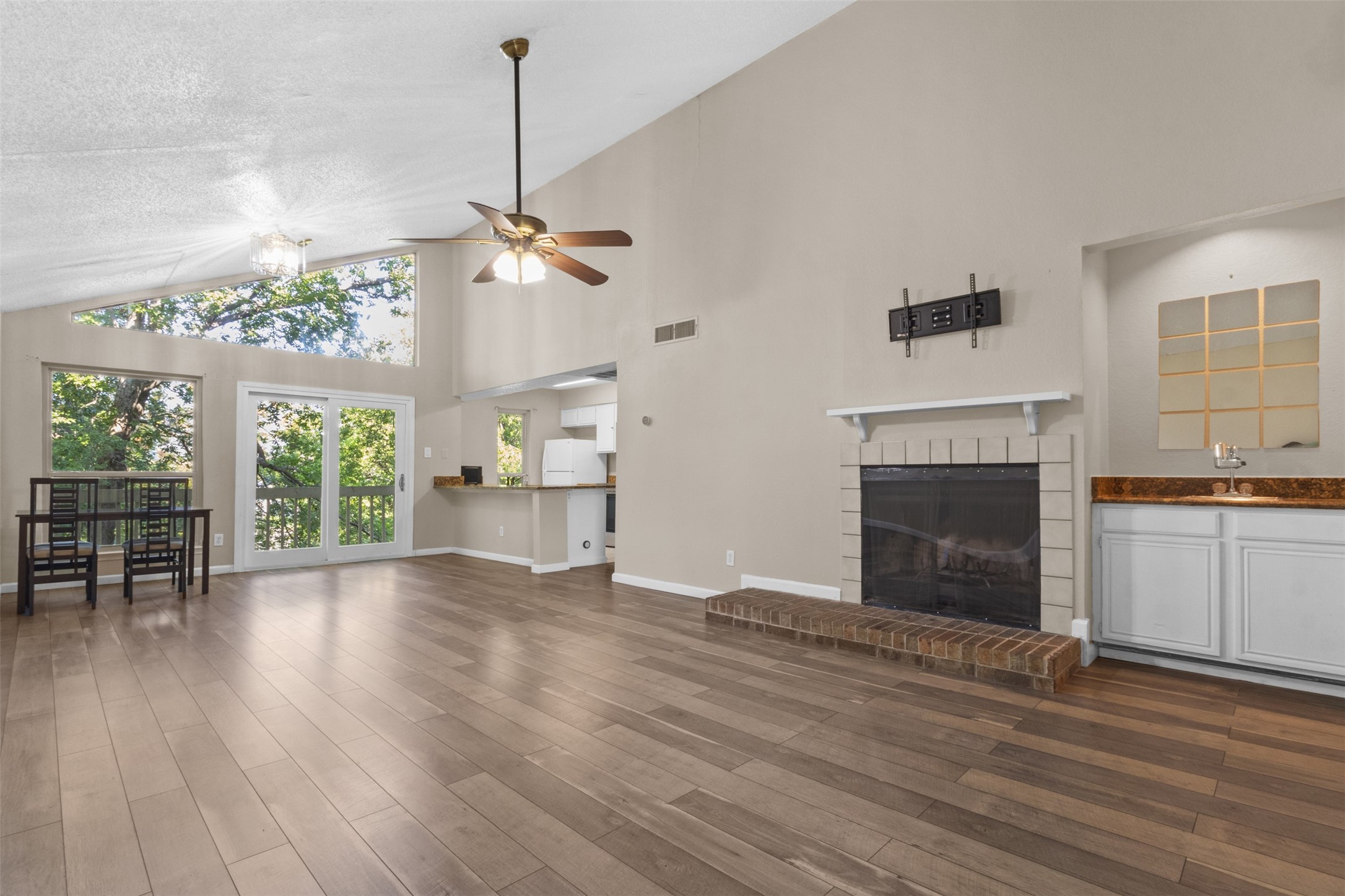 7107 Holly Hill Drive Dallas TX 75231