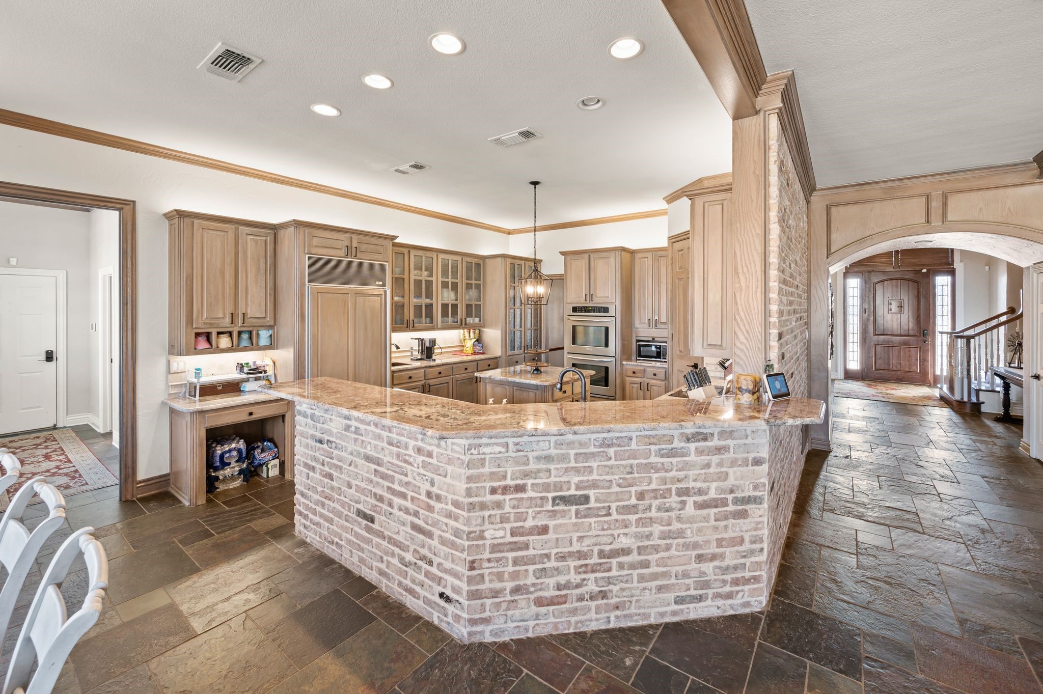 208 Highpoint Circle Valley View TX 76272