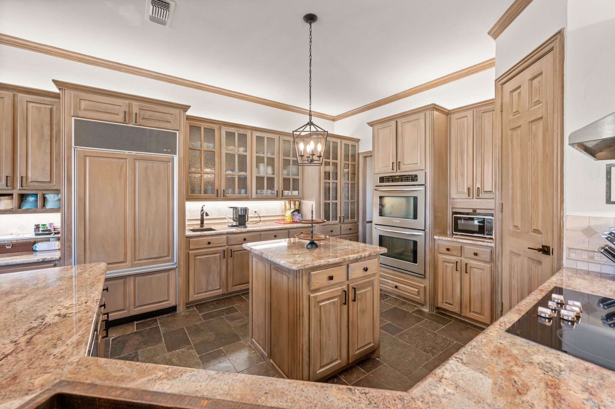 208 Highpoint Circle Valley View TX 76272
