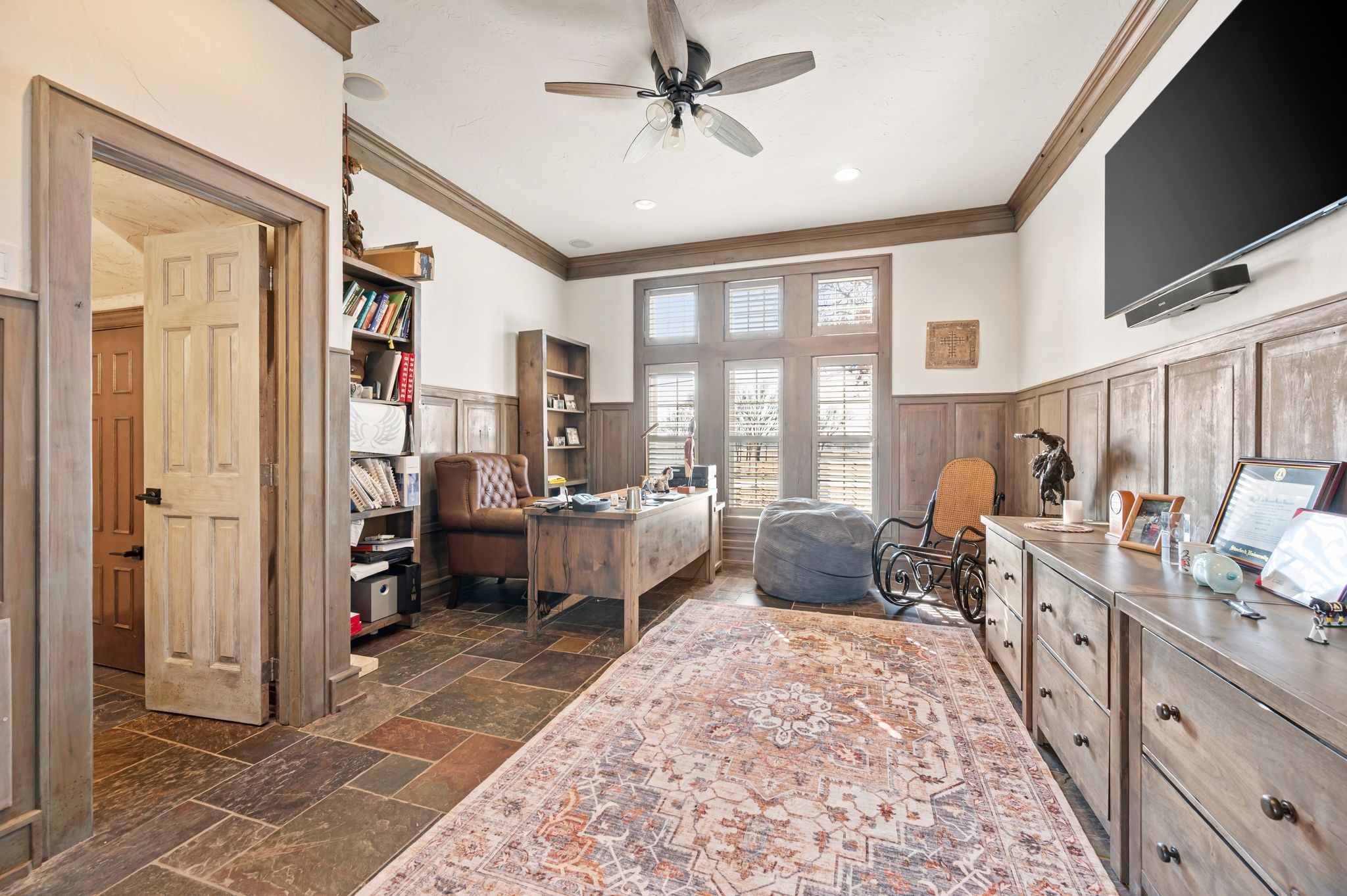 208 Highpoint Circle Valley View TX 76272