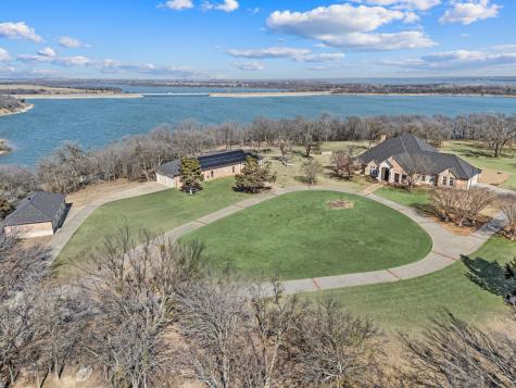 208 Highpoint Circle Valley View TX 76272
