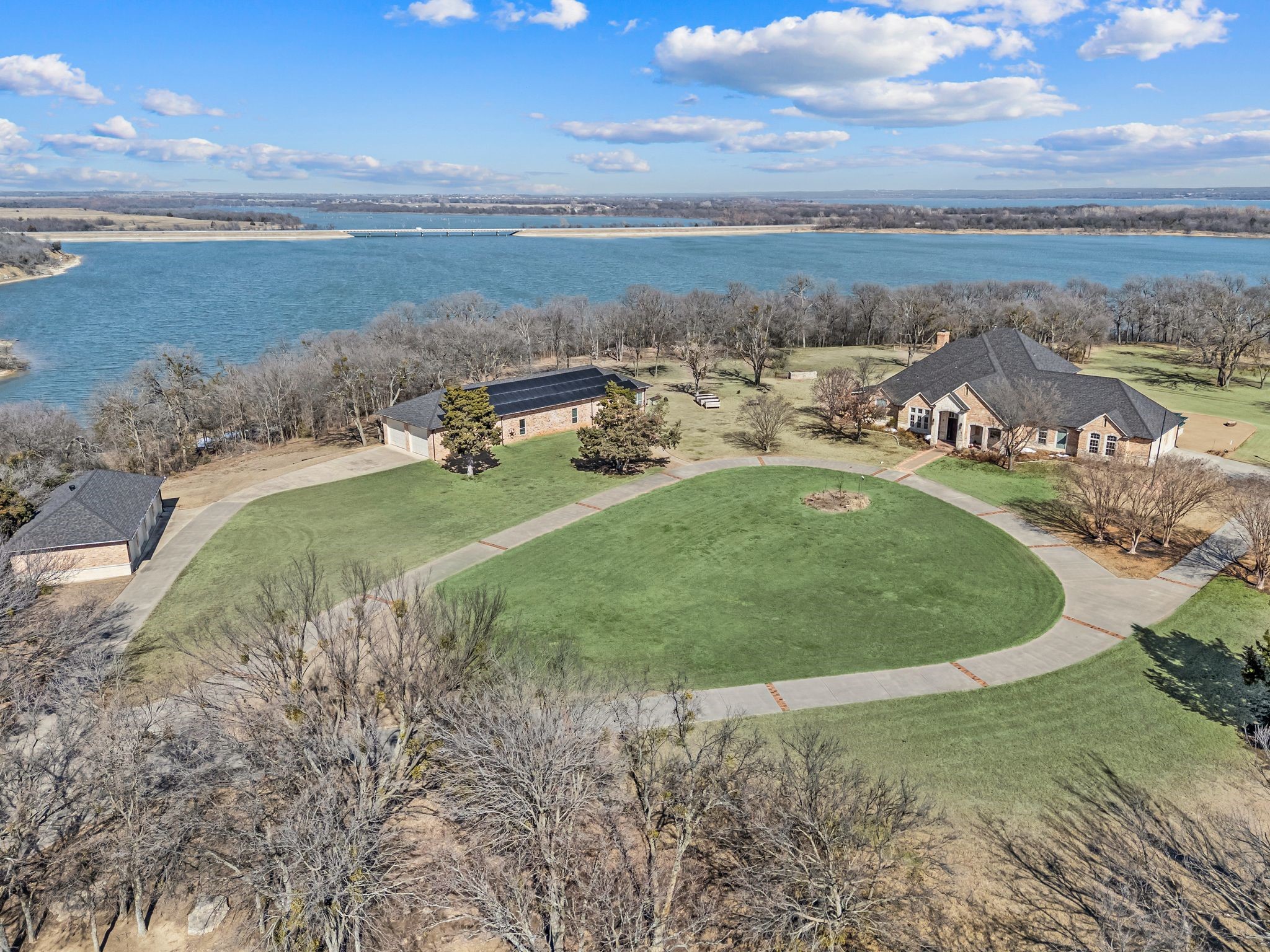 208 Highpoint Circle Valley View TX 76272