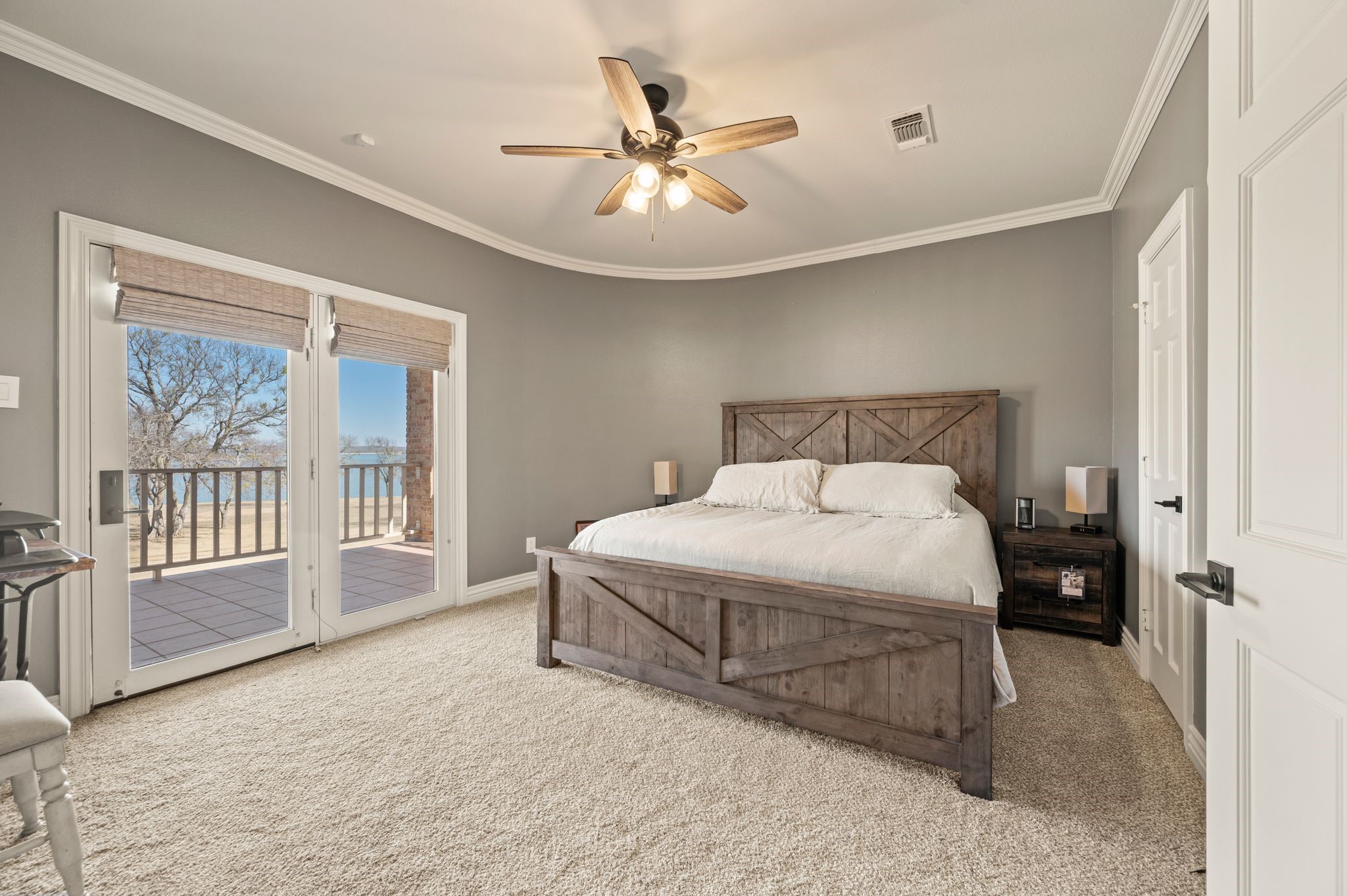208 Highpoint Circle Valley View TX 76272