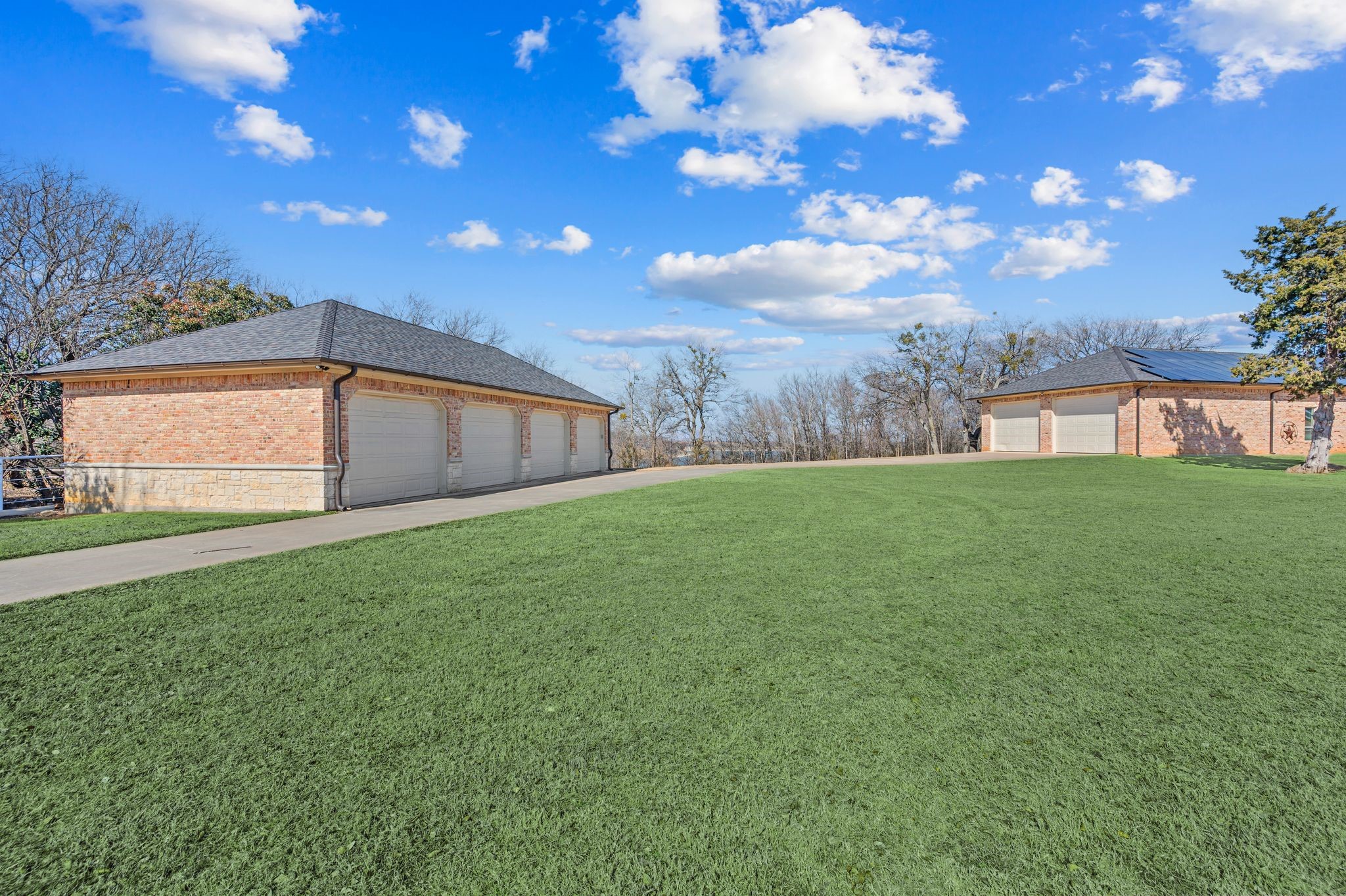 208 Highpoint Circle Valley View TX 76272