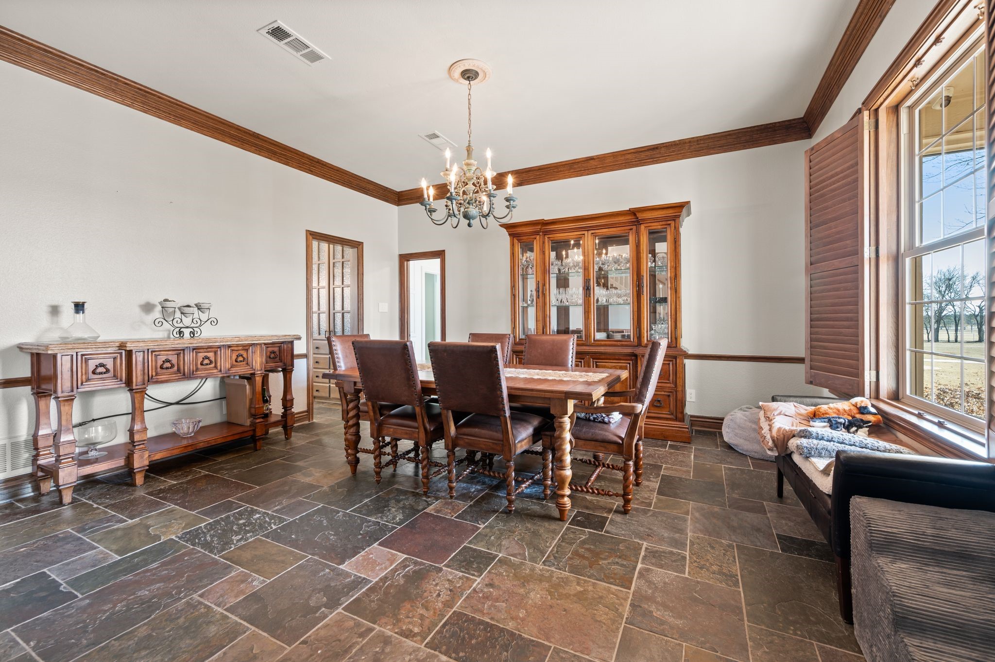 208 Highpoint Circle Valley View TX 76272
