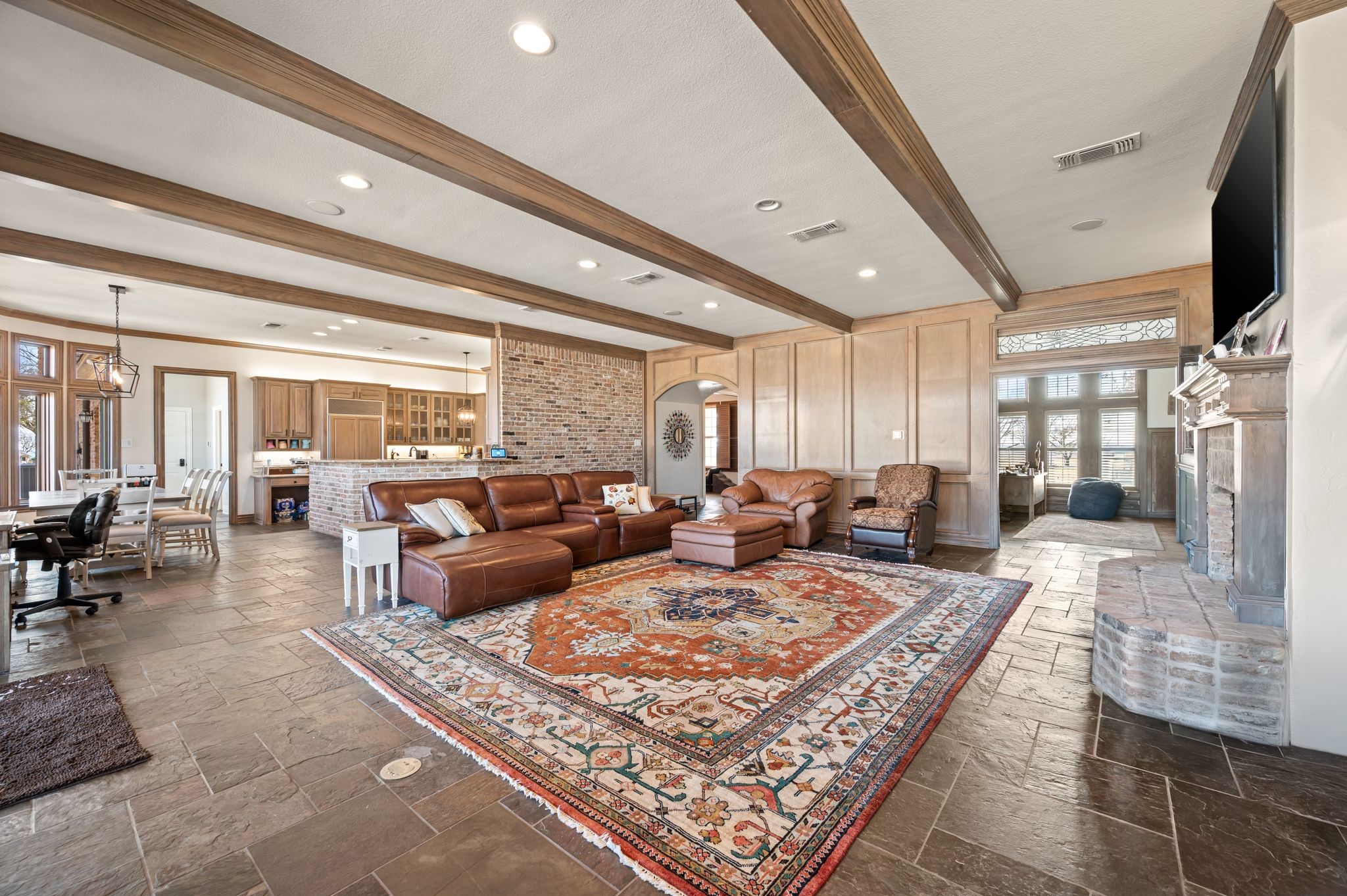 208 Highpoint Circle Valley View TX 76272