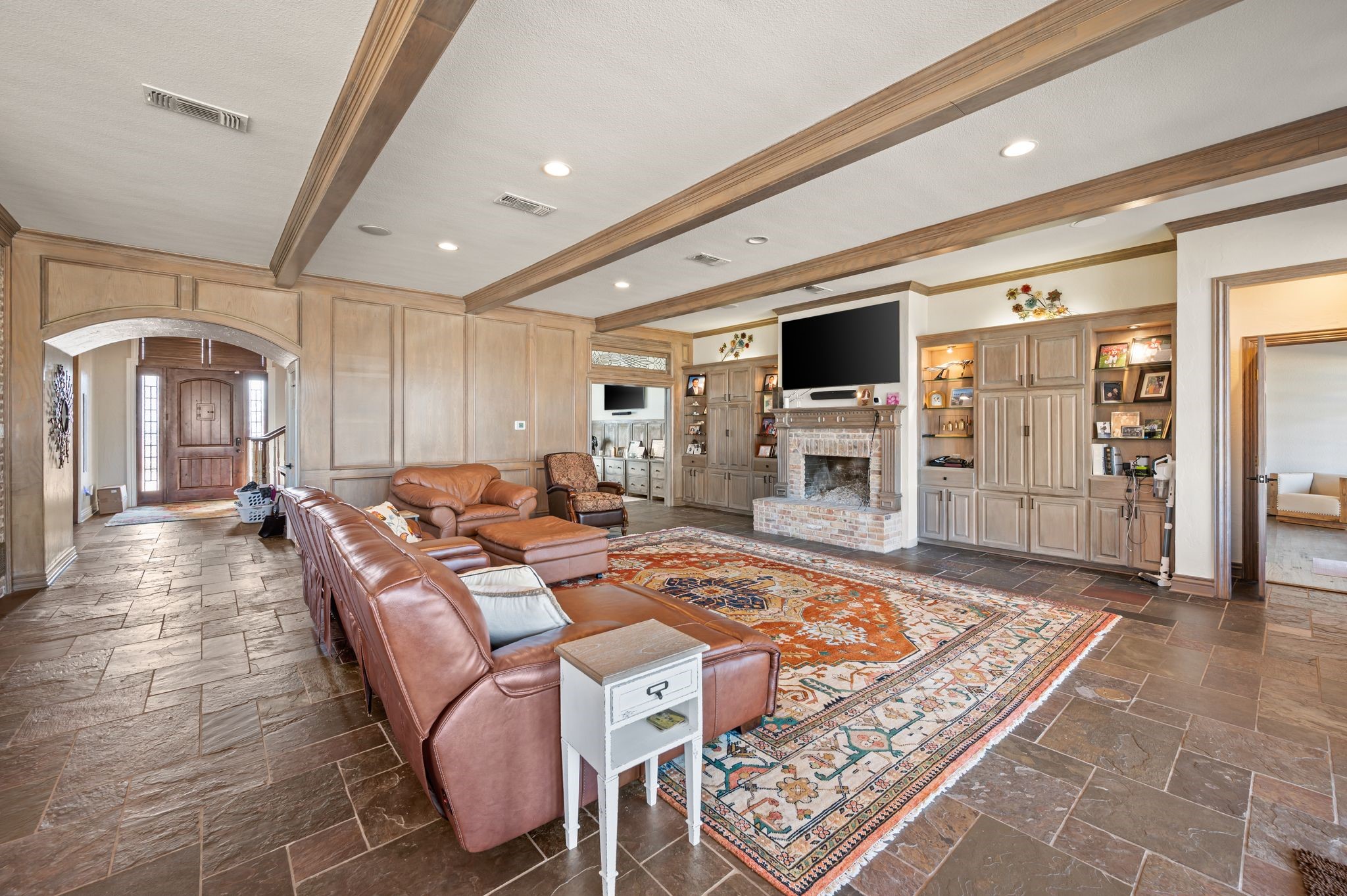 208 Highpoint Circle Valley View TX 76272