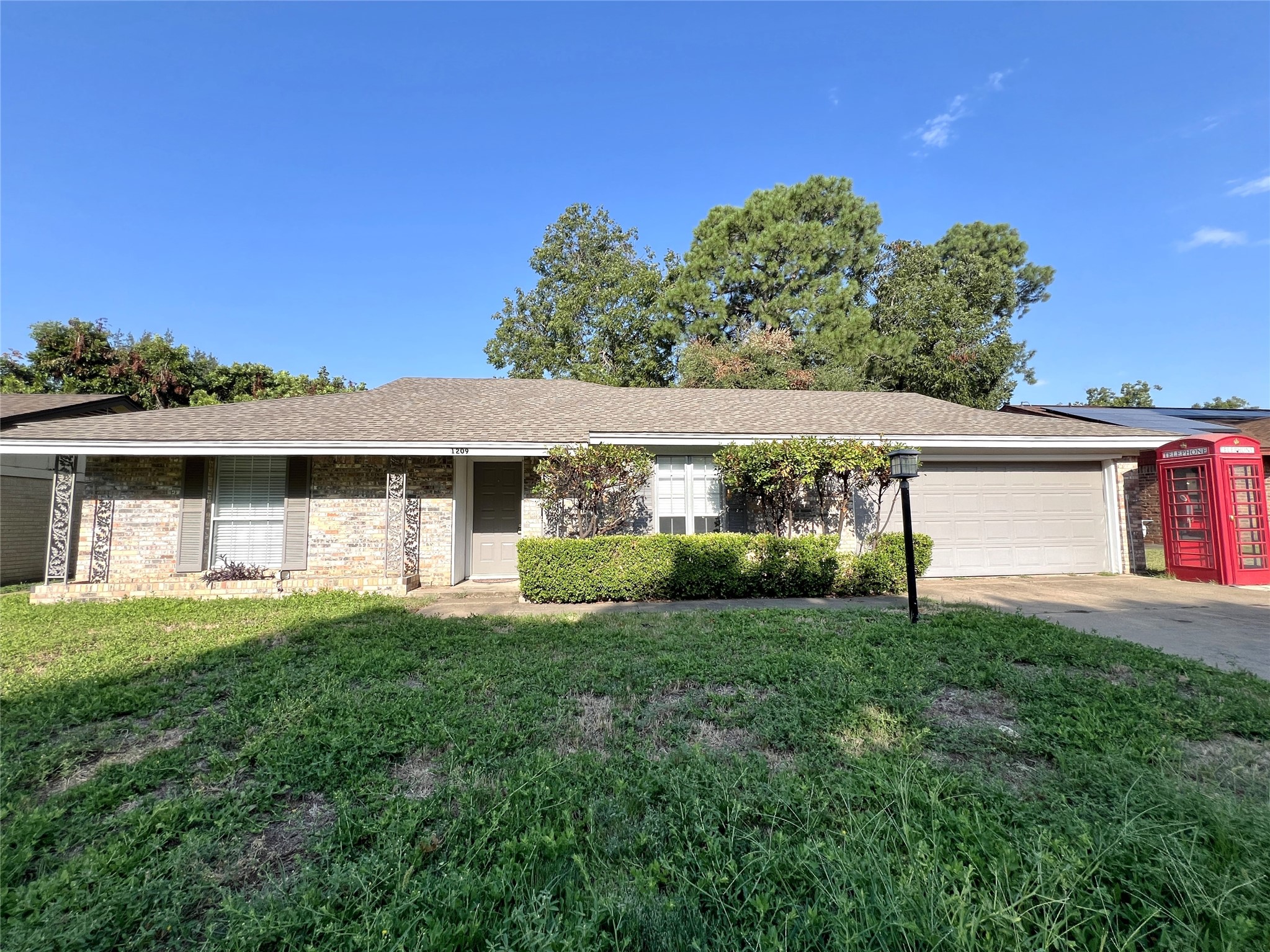 1209 Irwin Drive Hurst TX 76053