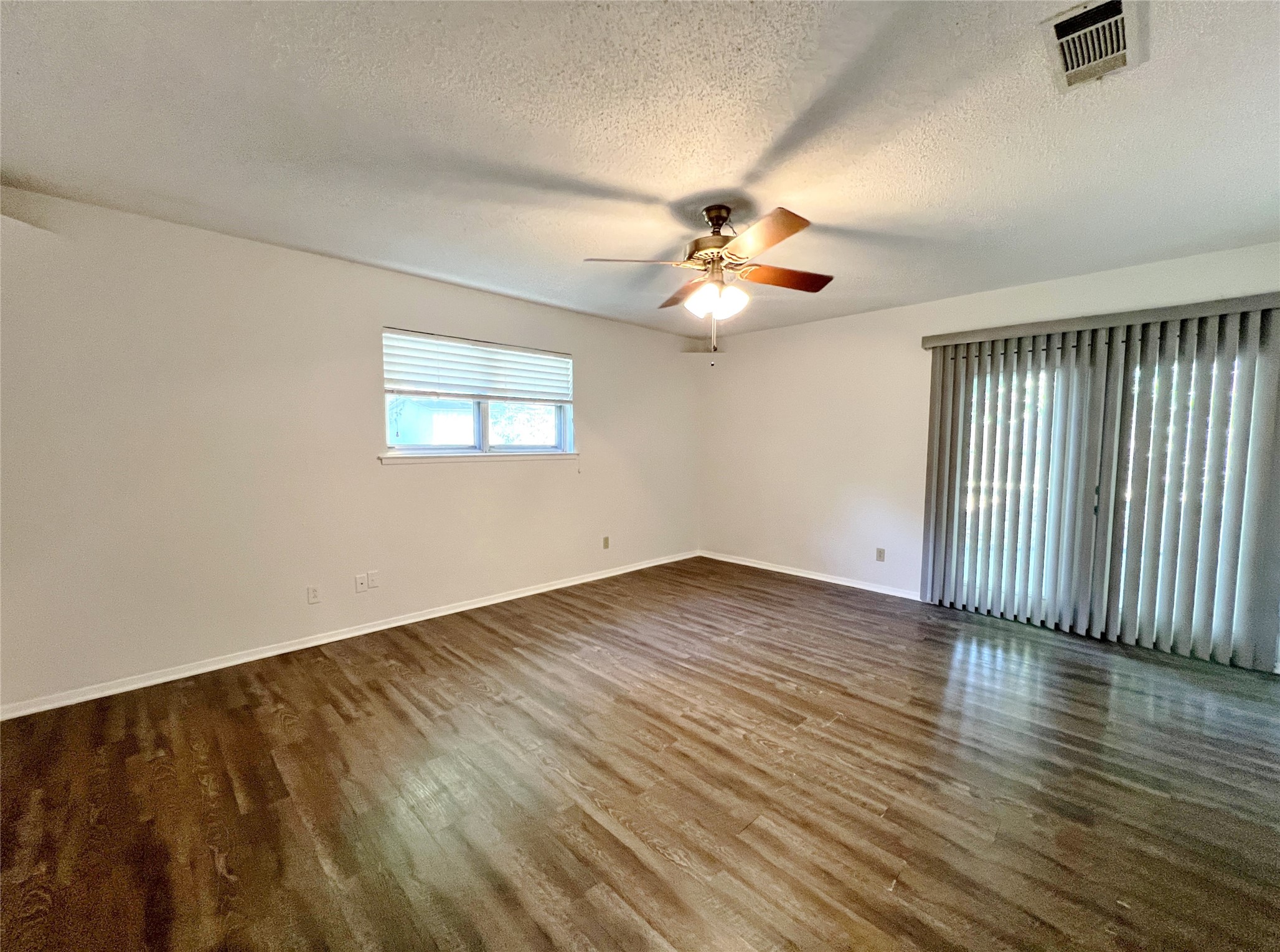 1209 Irwin Drive Hurst TX 76053
