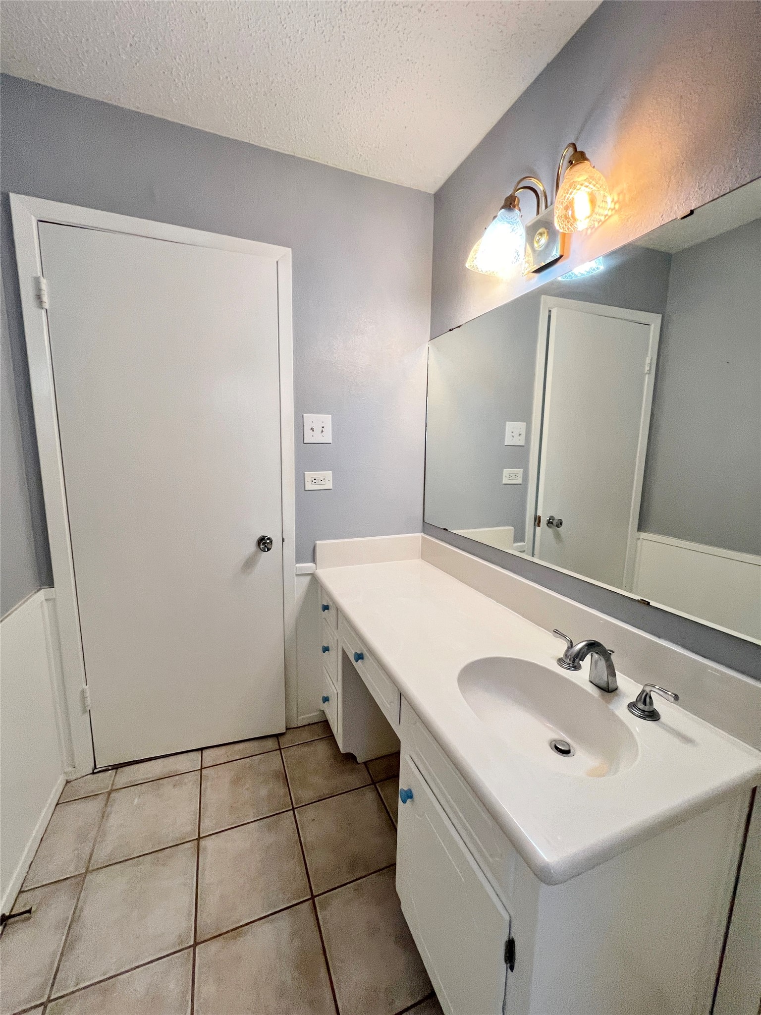 1209 Irwin Drive Hurst TX 76053