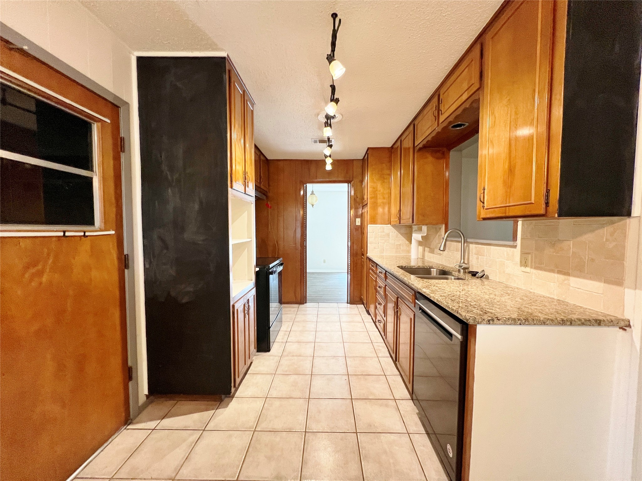 1209 Irwin Drive Hurst TX 76053
