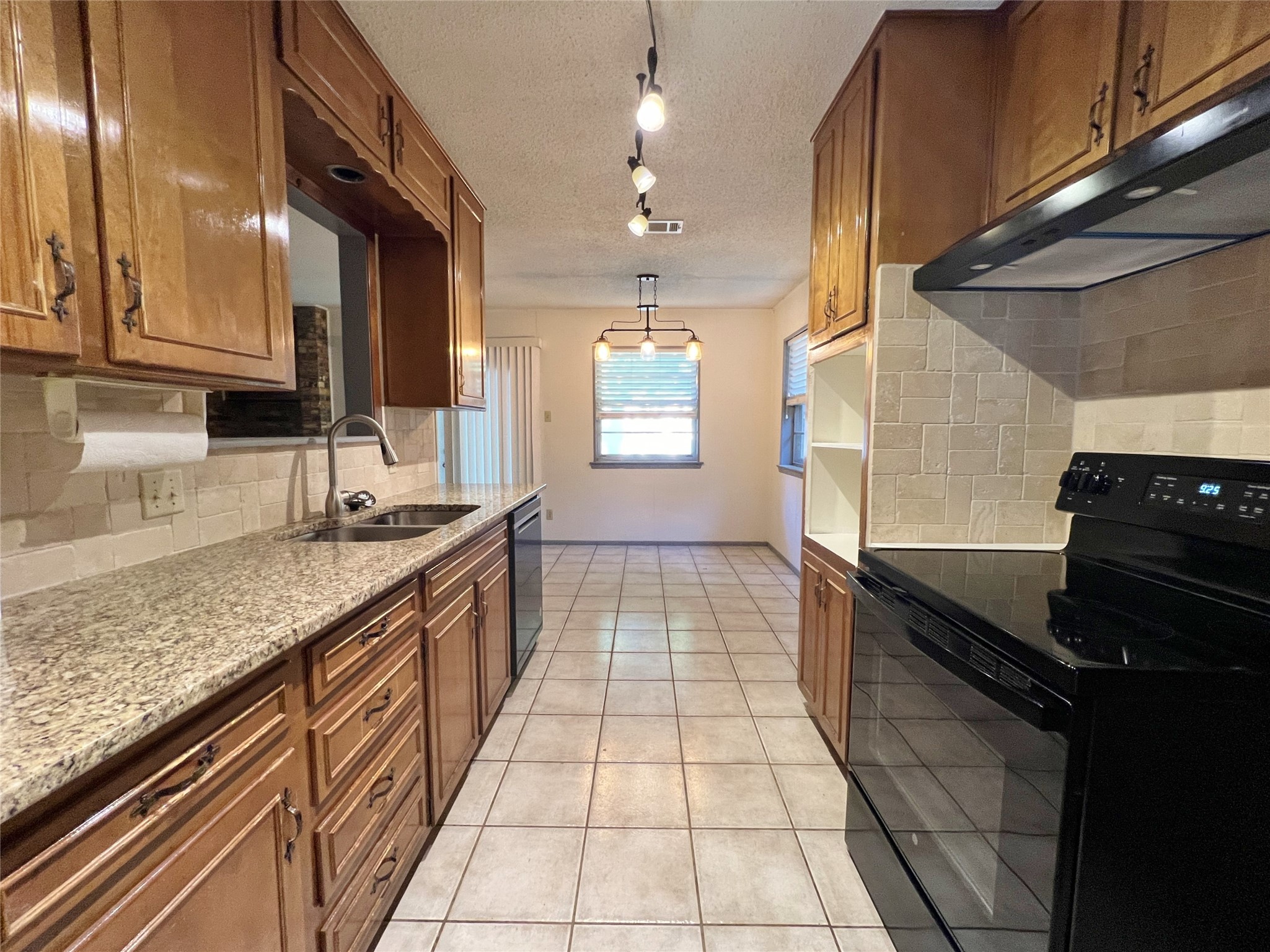 1209 Irwin Drive Hurst TX 76053