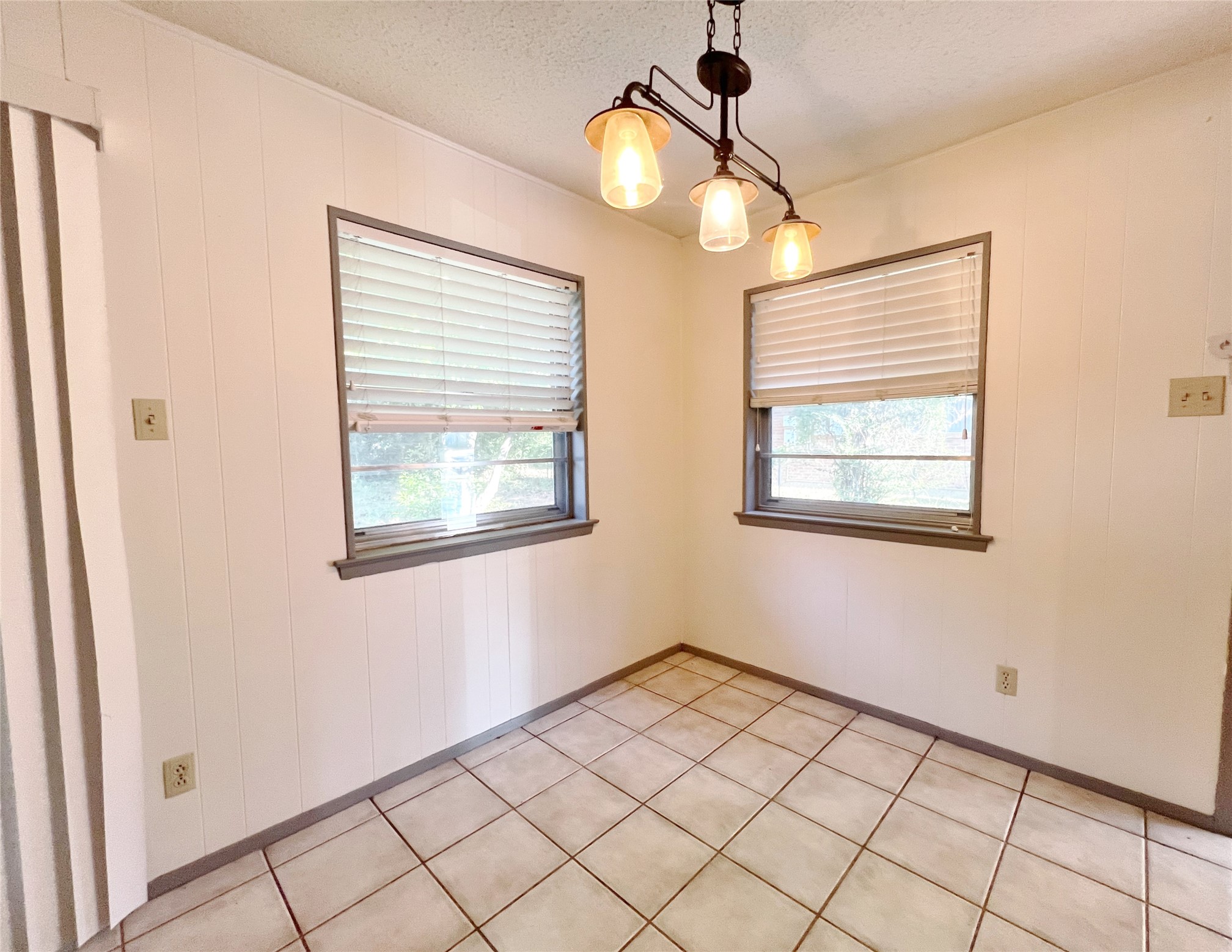 1209 Irwin Drive Hurst TX 76053
