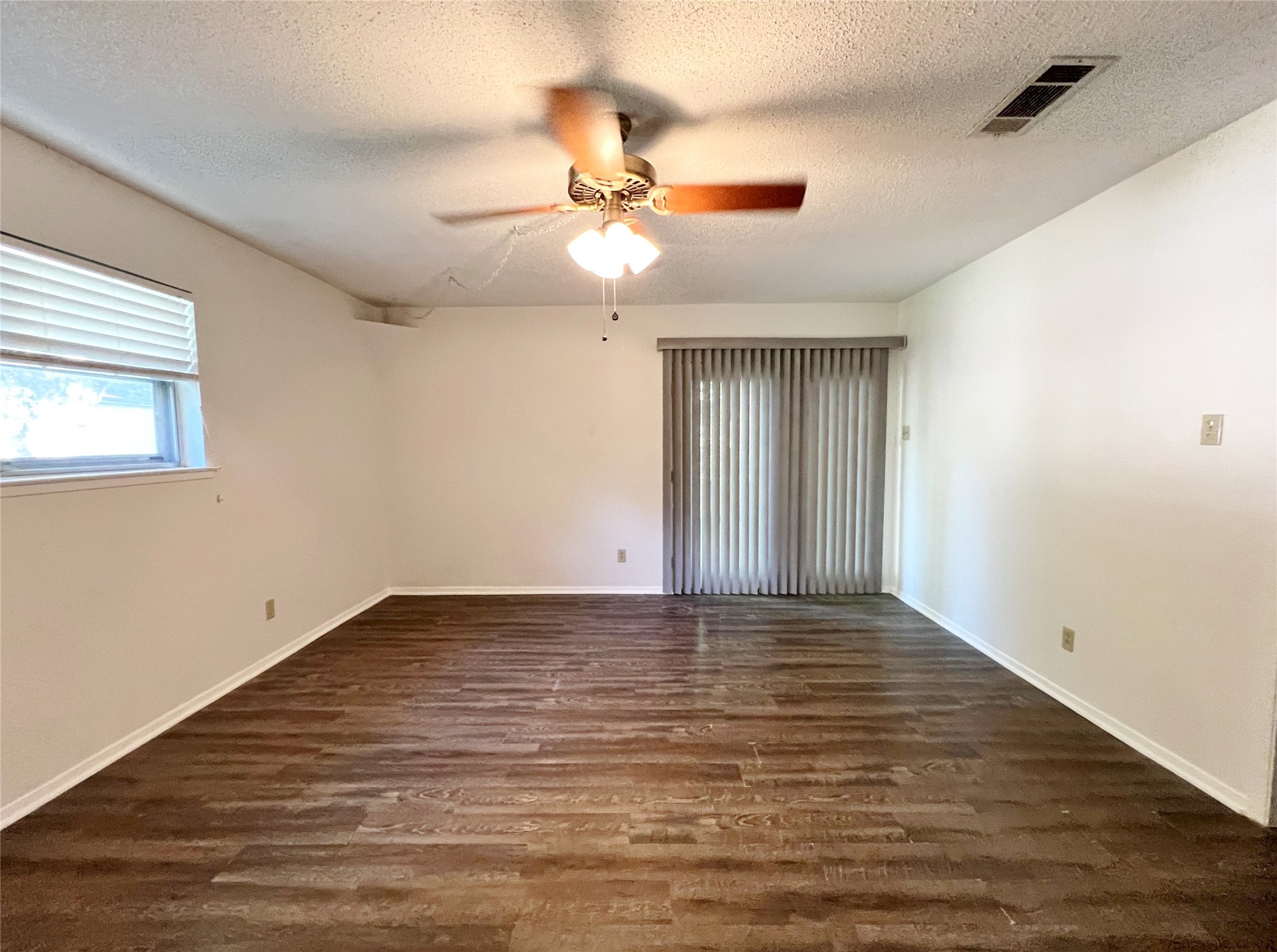 1209 Irwin Drive Hurst TX 76053