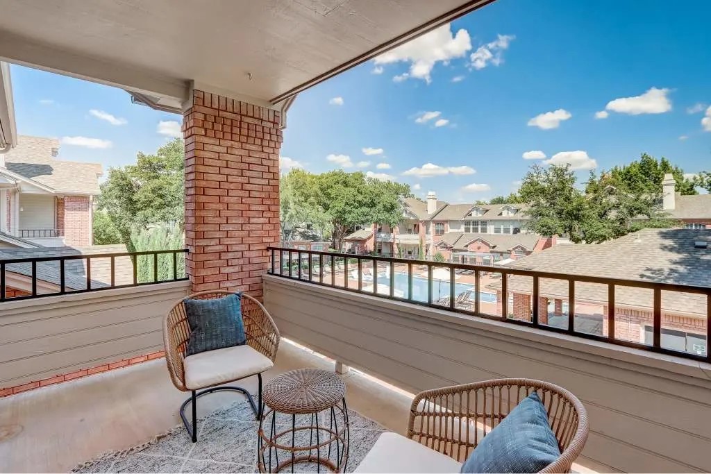 17250 Knoll Trail Drive Dallas TX 75248