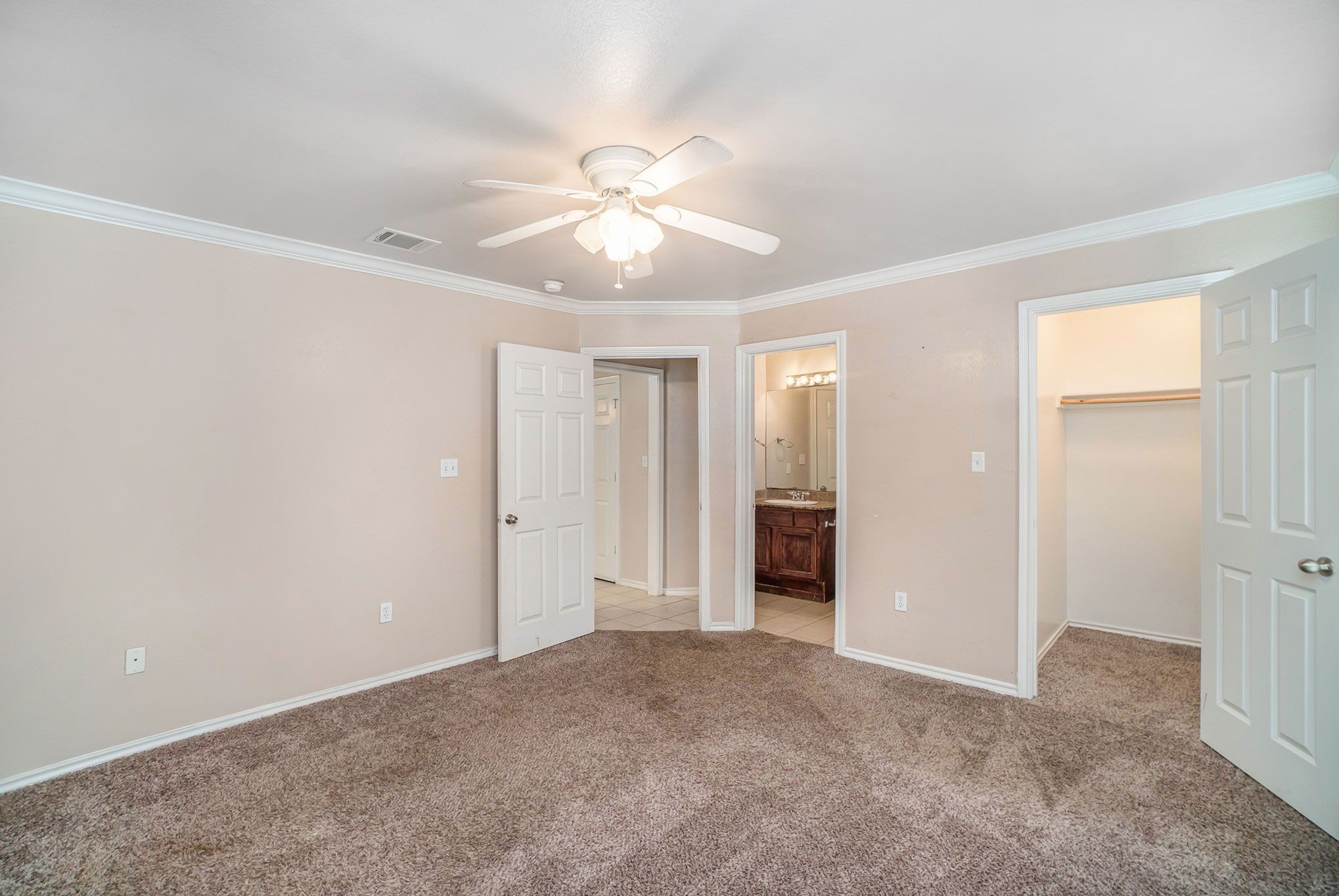 542 Mast Court Crowley TX 76036
