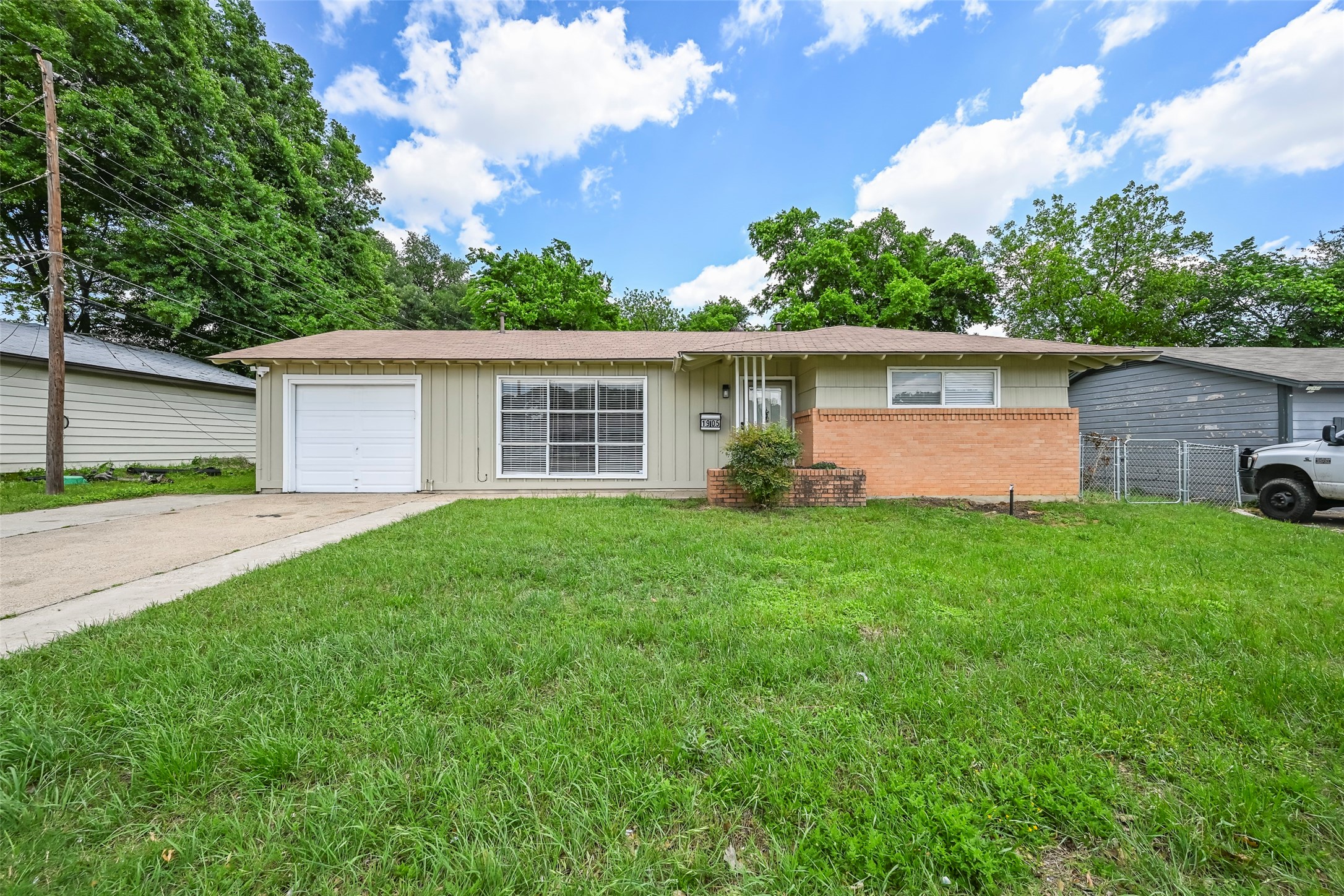 1905 S Cooper Street Arlington TX 76010