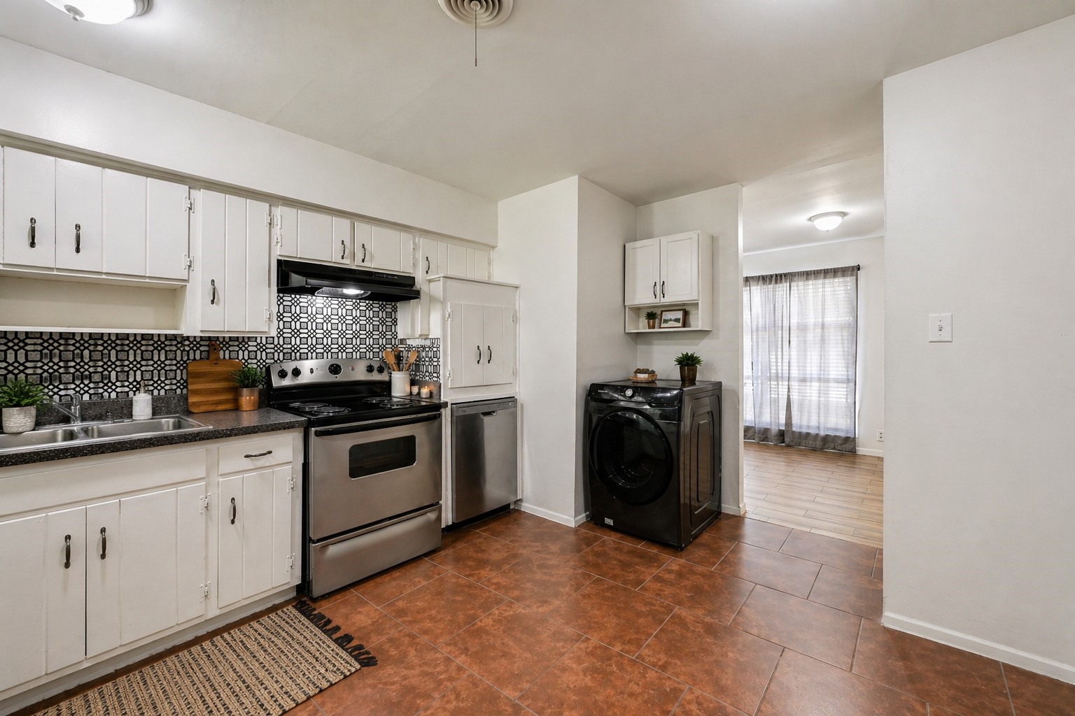1905 S Cooper Street Arlington TX 76010