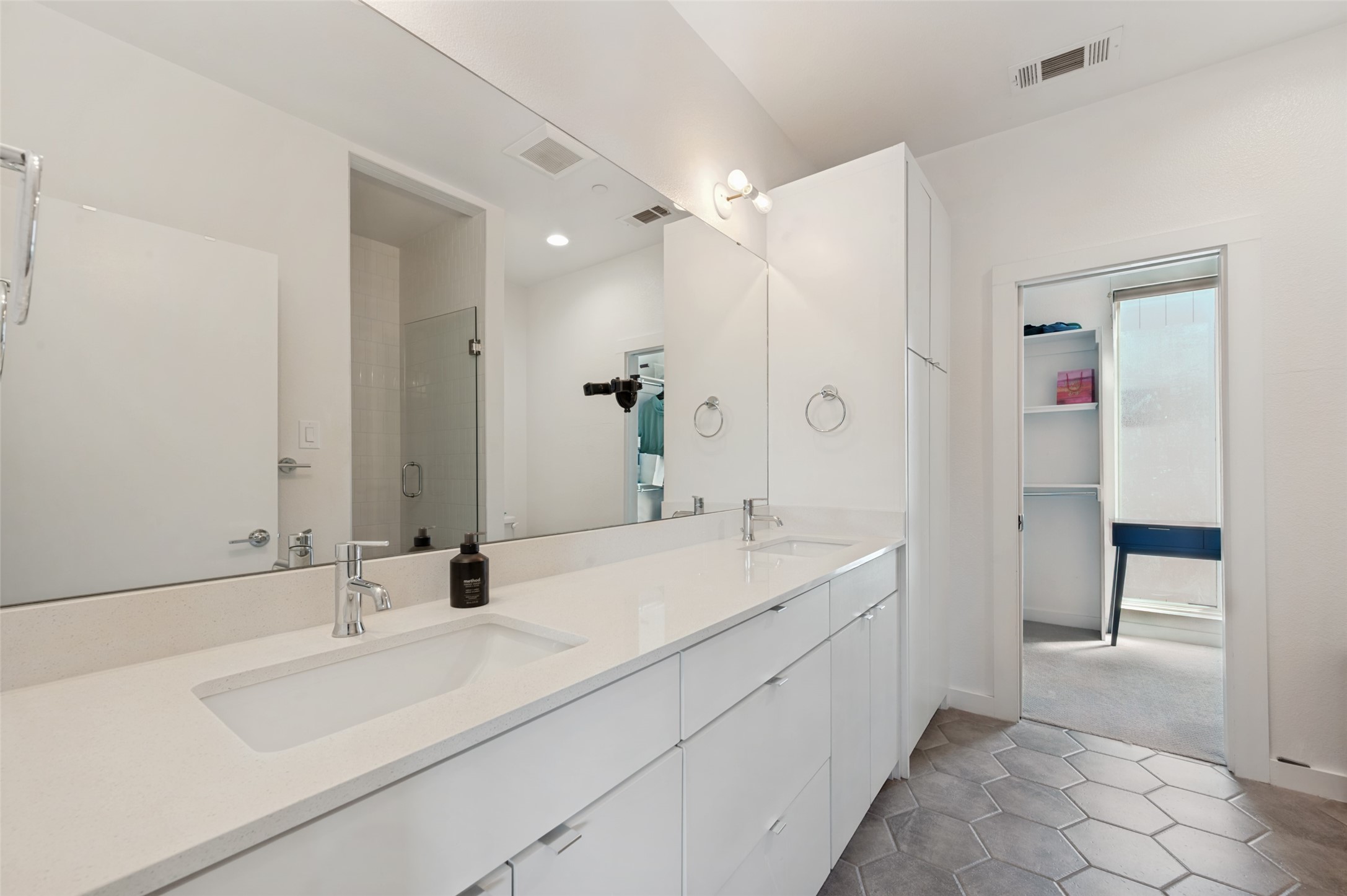 2630 Calvin Street Dallas TX 75204