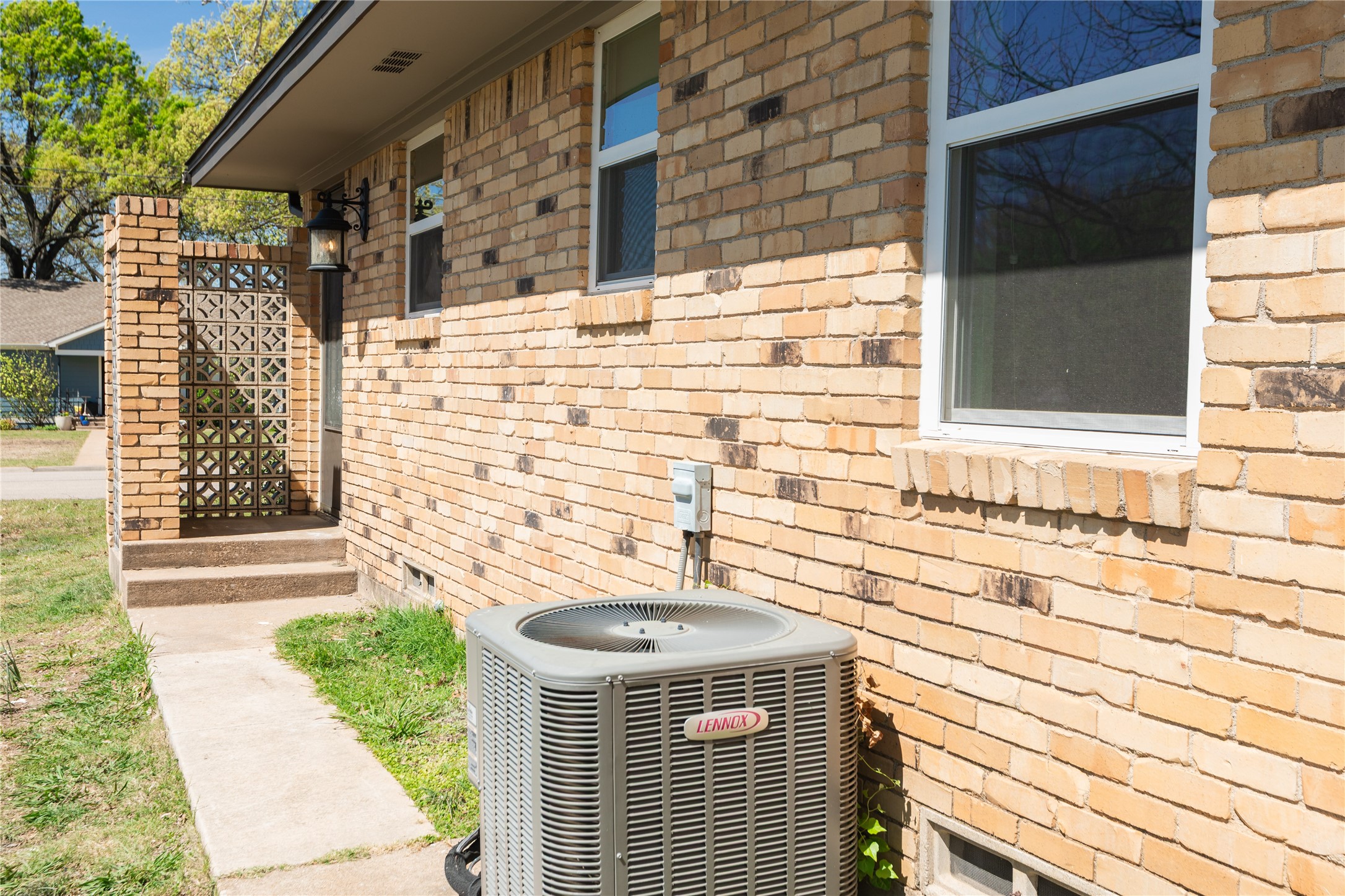 602 N Morris Street Mckinney TX 75069