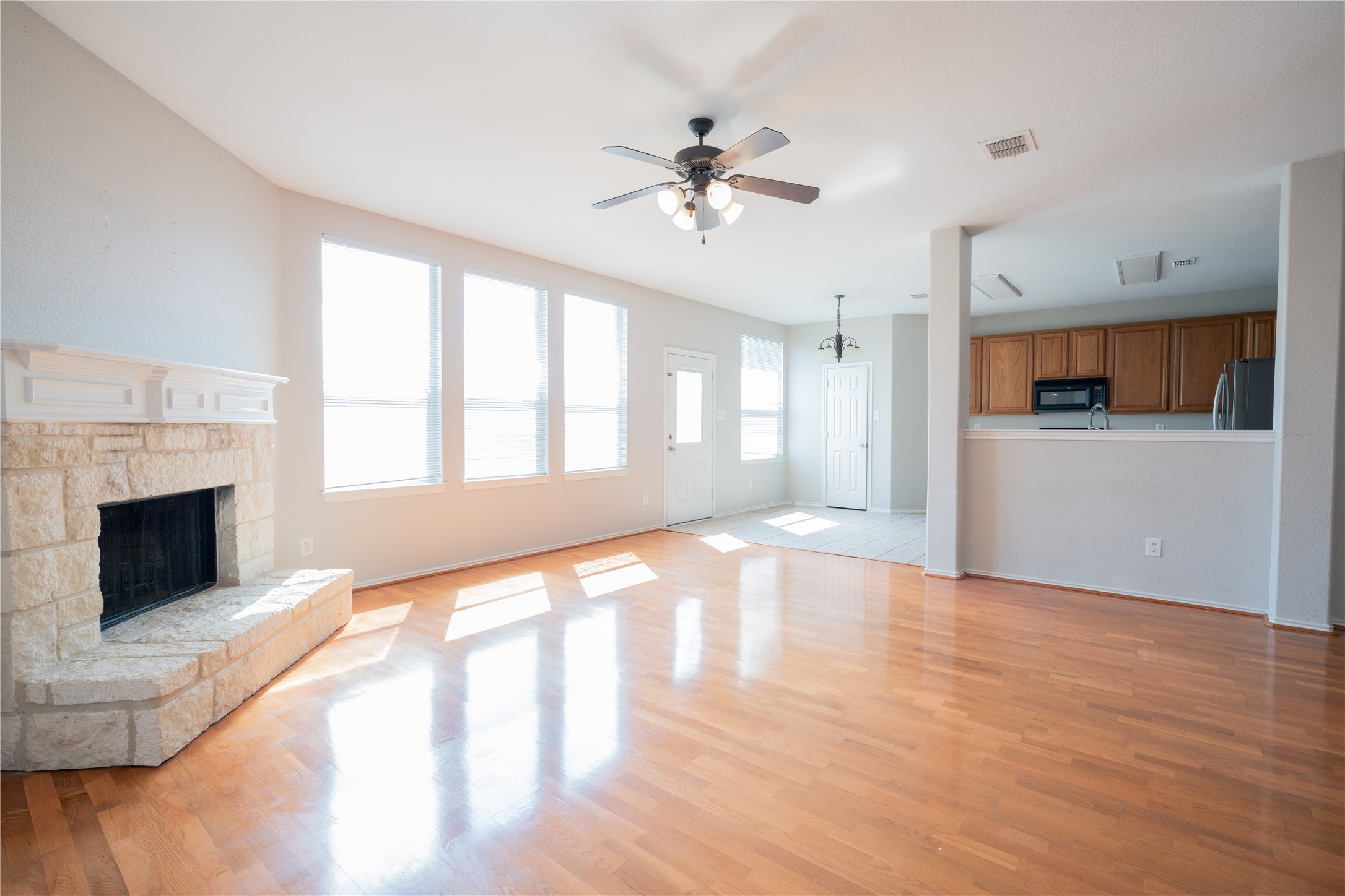 524 Zachum Drive Arlington TX 76002