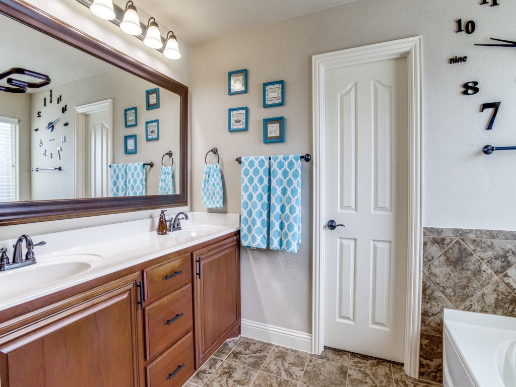 804 Longhorn Drive Aubrey TX 76227