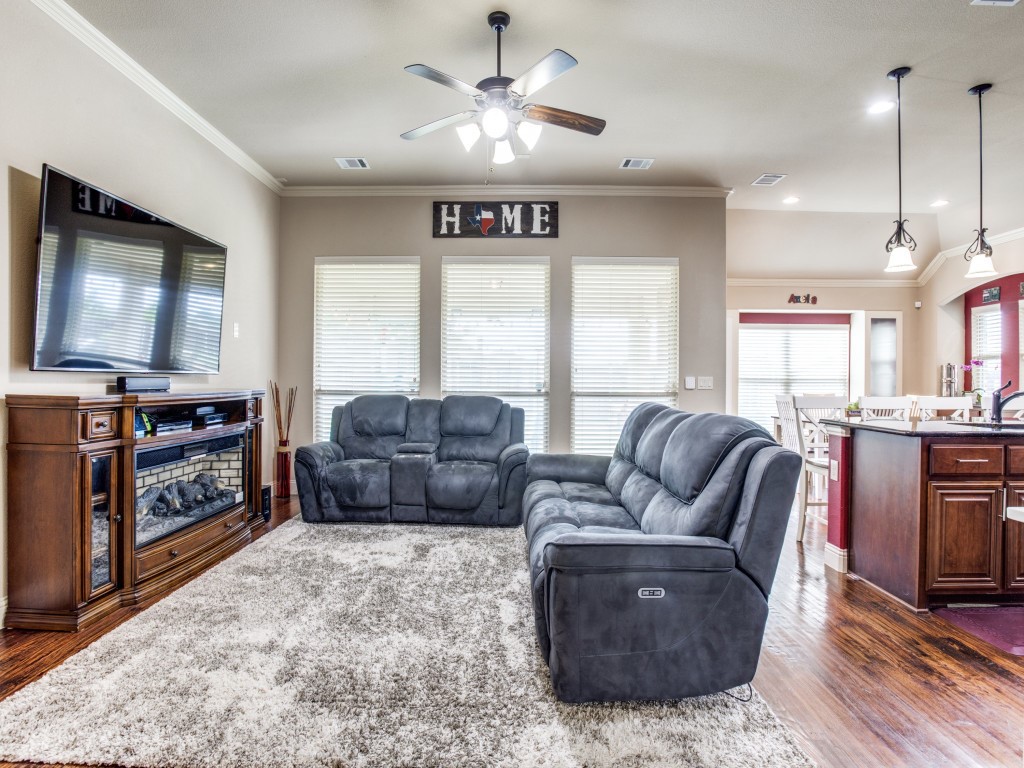 804 Longhorn Drive Aubrey TX 76227