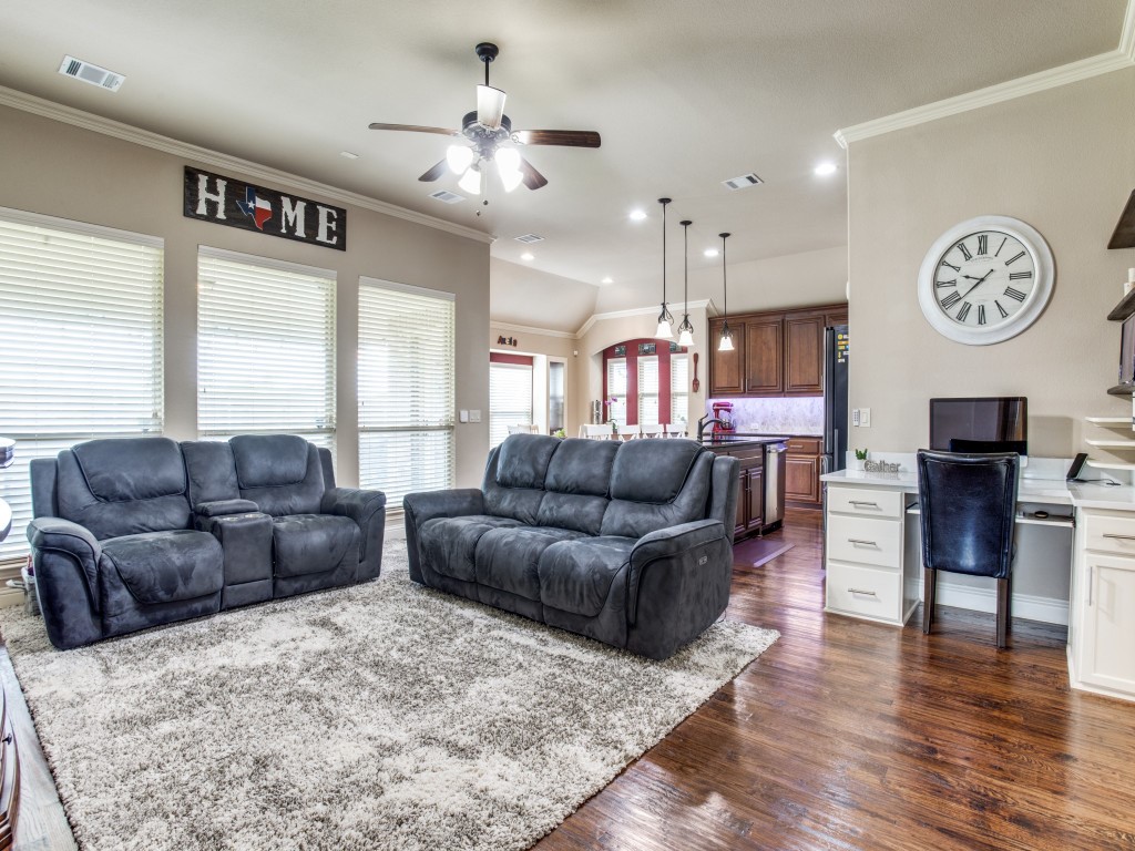 804 Longhorn Drive Aubrey TX 76227
