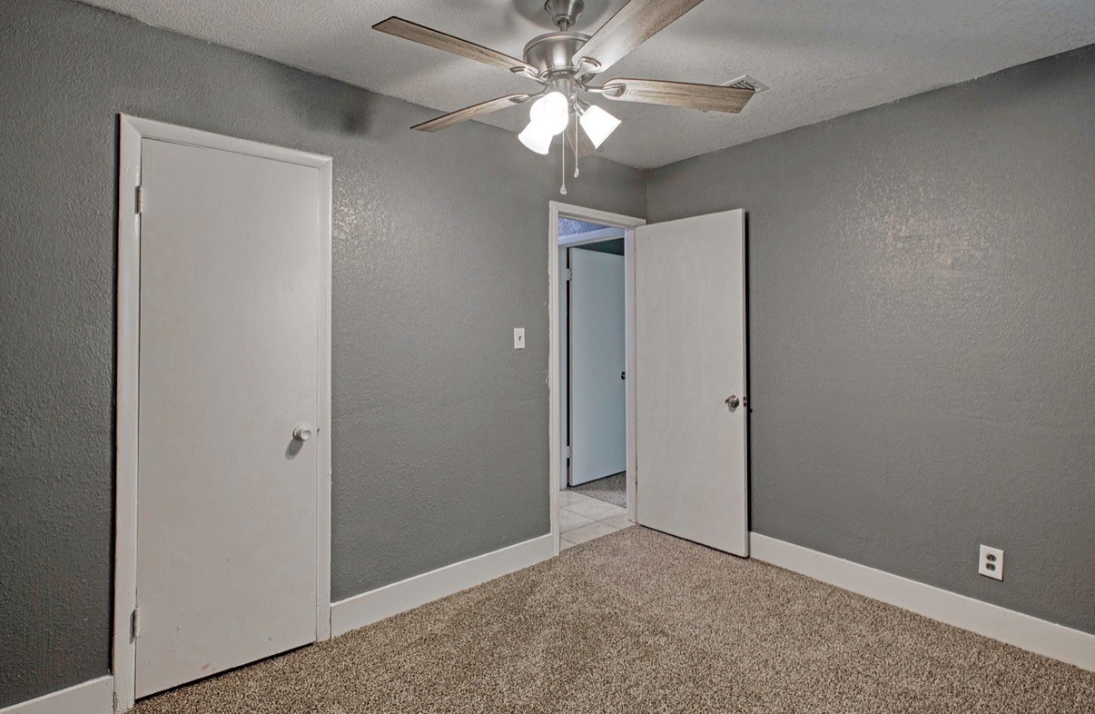 307 Dee Lane Arlington TX 76011