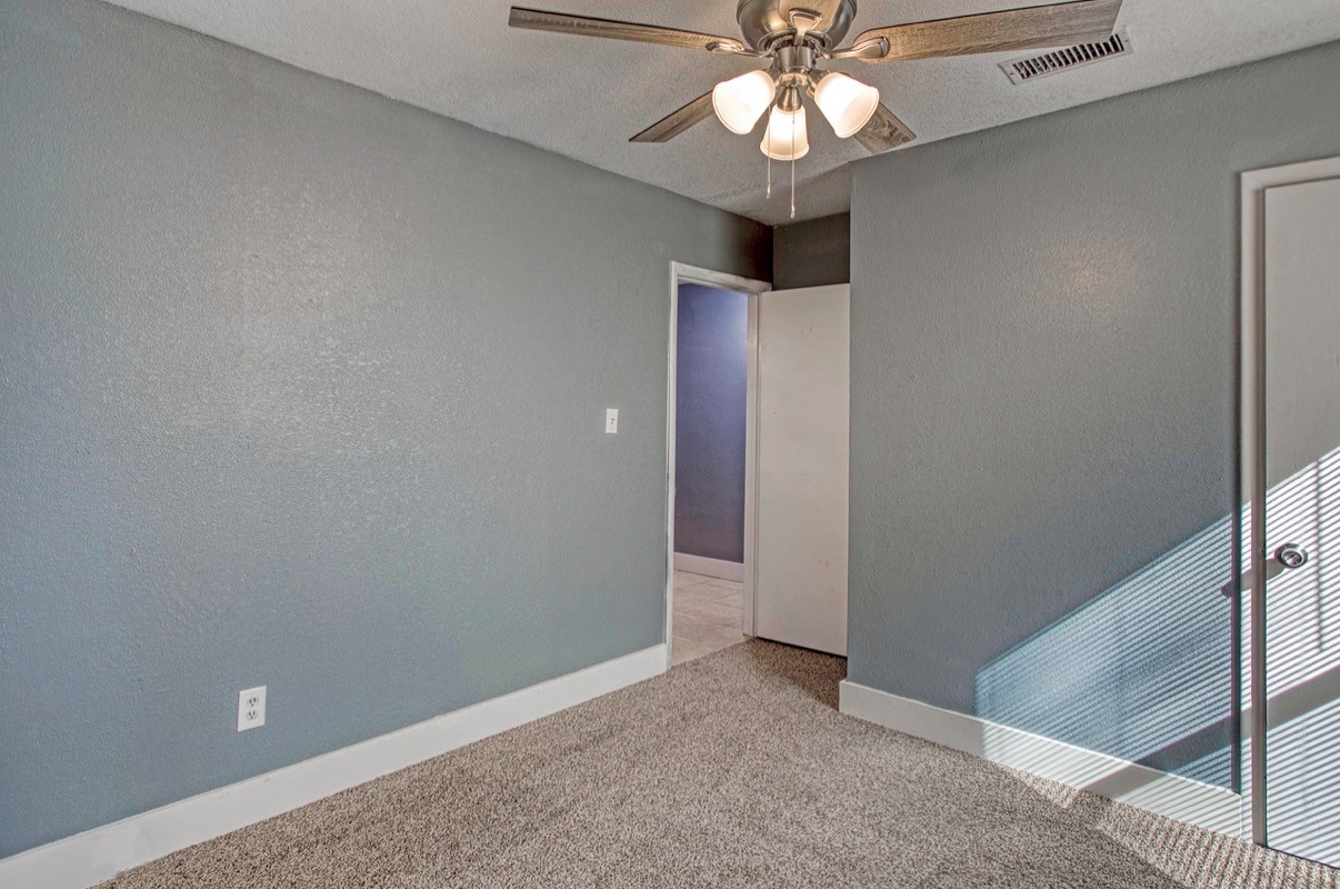 307 Dee Lane Arlington TX 76011