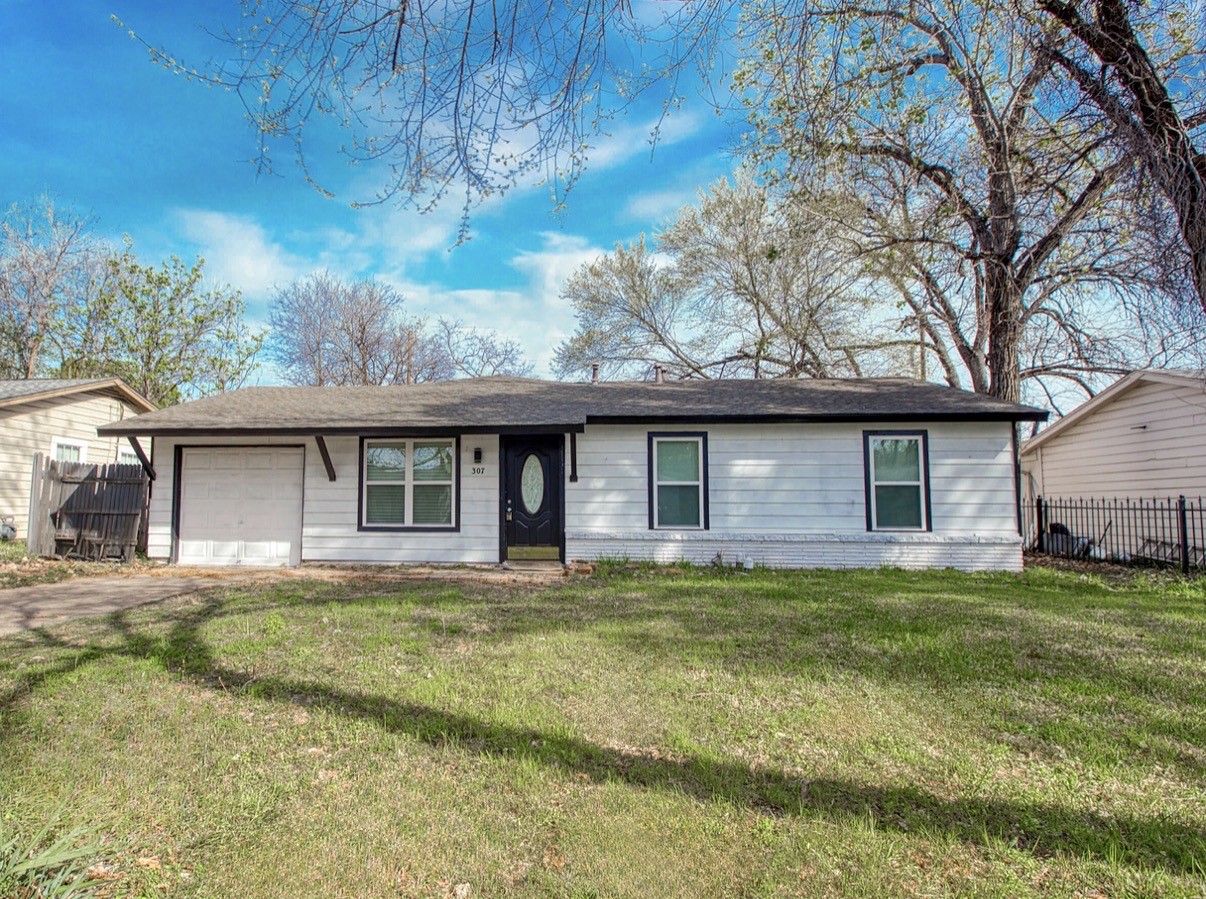 307 Dee Lane Arlington TX 76011