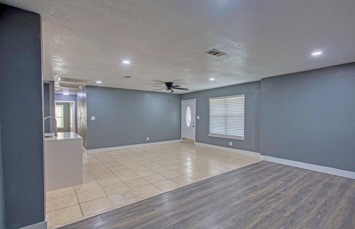 307 Dee Lane Arlington TX 76011