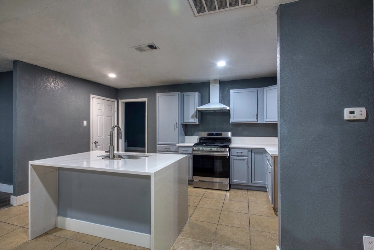 307 Dee Lane Arlington TX 76011