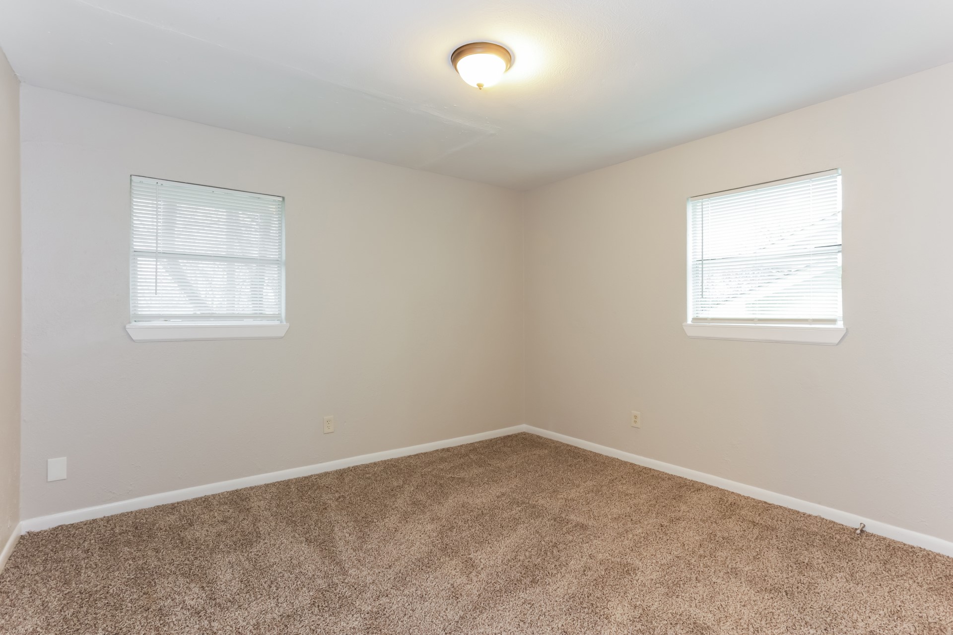 917 Montclair Drive Garland TX 75040