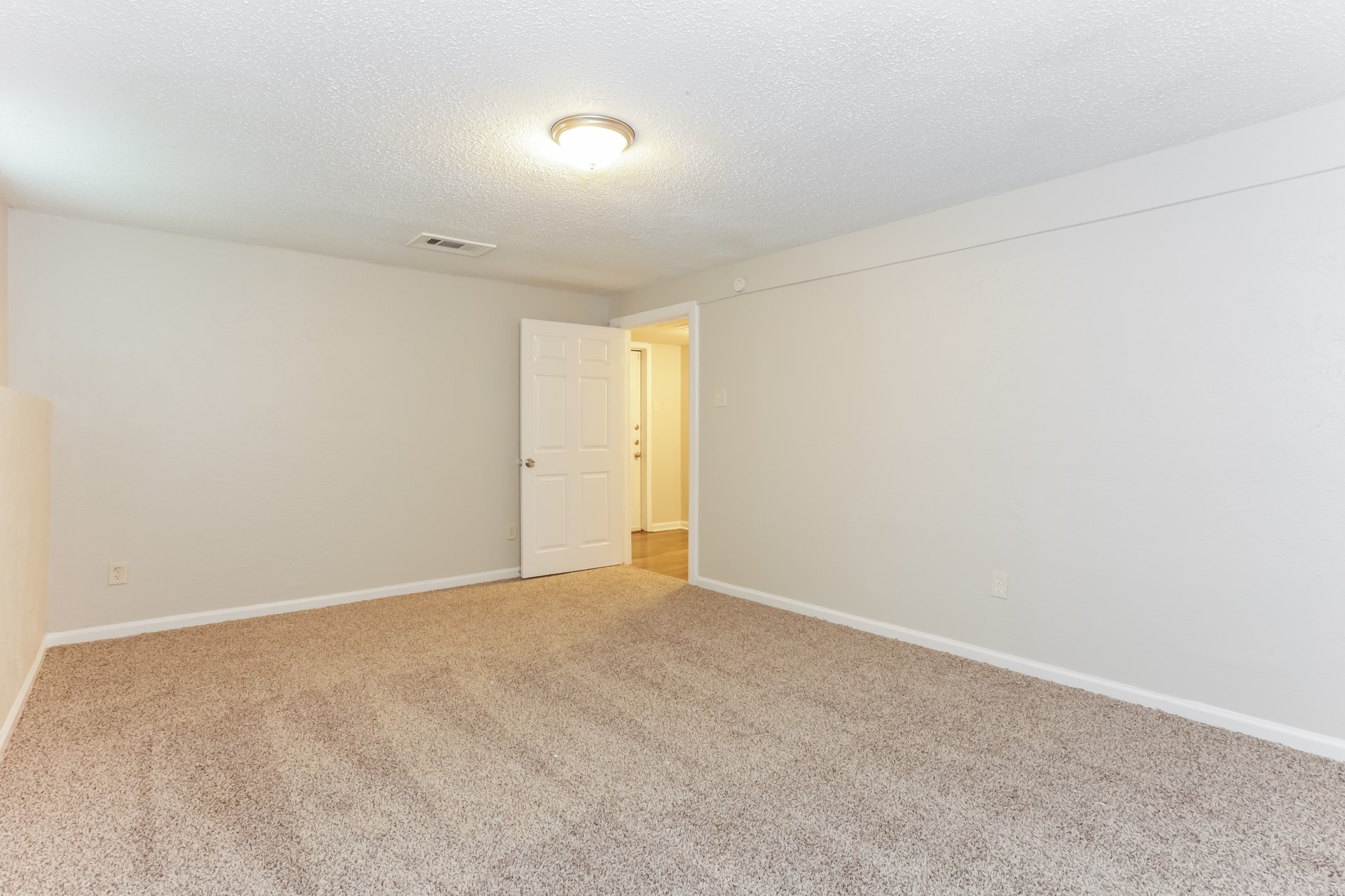 917 Montclair Drive Garland TX 75040
