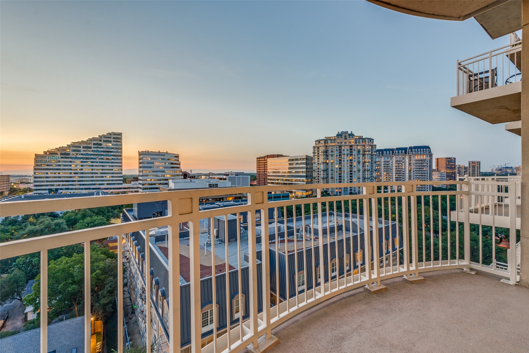 3225 Turtle Creek Boulevard Dallas TX 75219