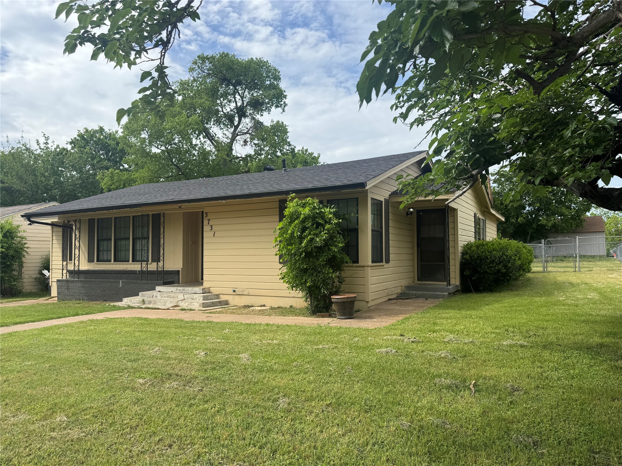 3731 Avenue M Fort Worth TX 76105