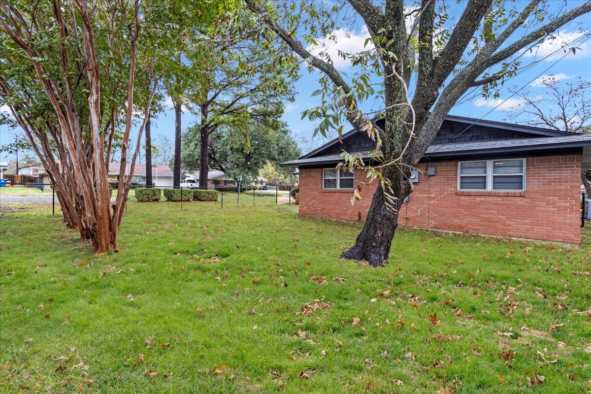 509 Dean Drive Denison TX 75020